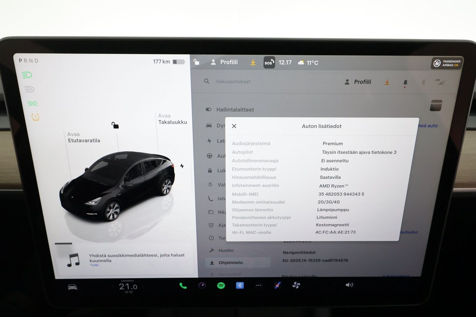 Tesla Model Y 2024 Long Range * Koukku / ILP / ACC / Lasikatto / Matrix-LED / P.Kamera / Muistipenkki / Premium Audio / Navi / Keyless * - 1-om Suomi-auto / Akku kuntotarkastettu / Kahdet renkaat aluvanteilla / 2x Latauskaapelit