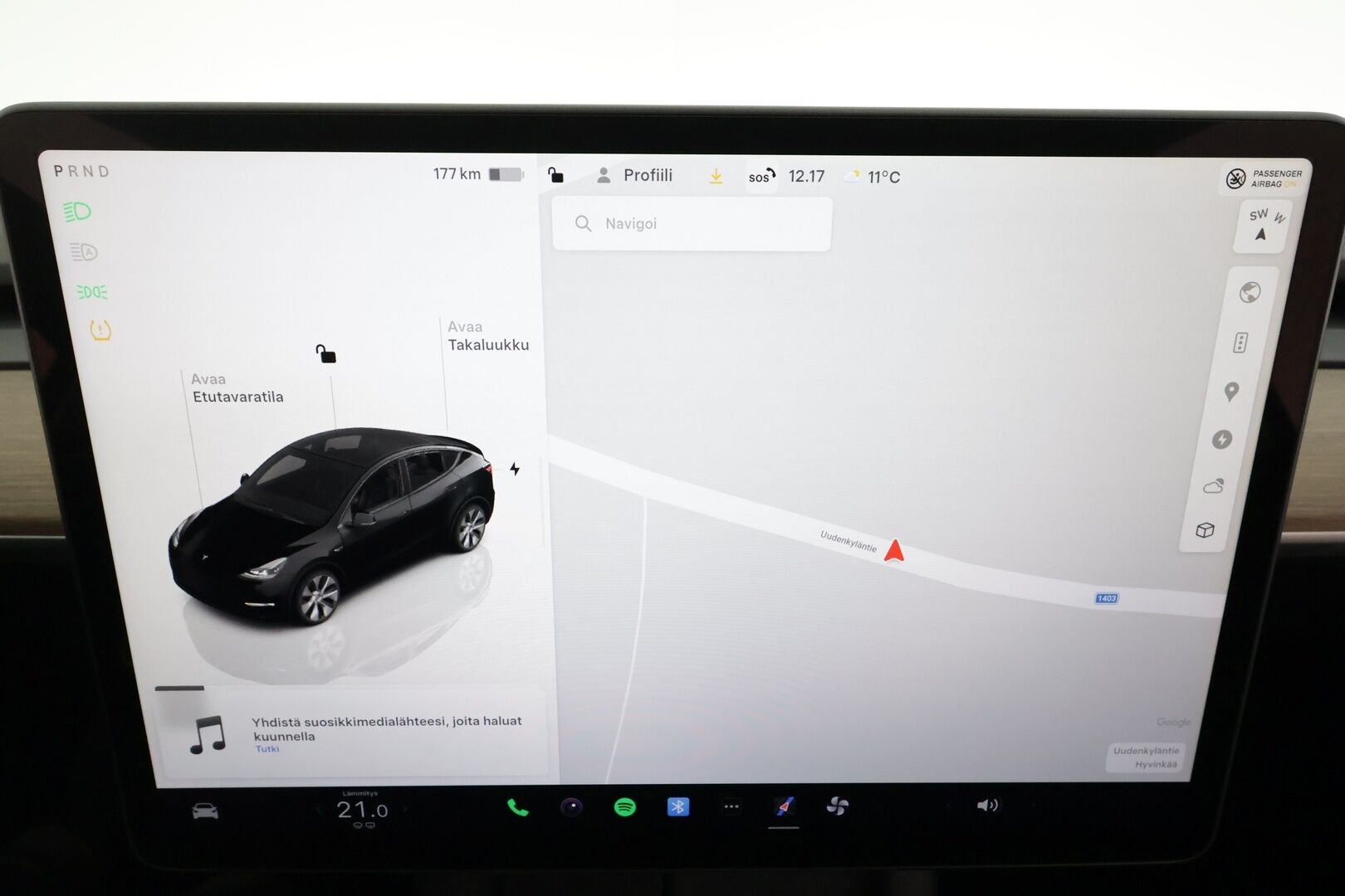 Tesla Model Y 2024 Long Range * Koukku / ILP / ACC / Lasikatto / Matrix-LED / P.Kamera / Muistipenkki / Premium Audio / Navi / Keyless * - 1-om Suomi-auto / Akku kuntotarkastettu / Kahdet renkaat aluvanteilla / 2x Latauskaapelit