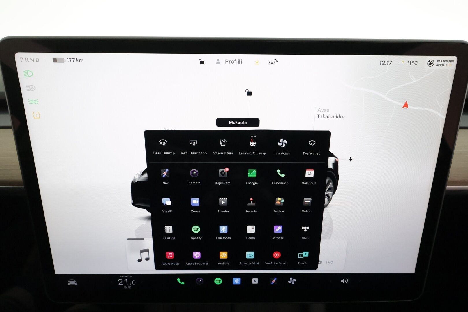 Tesla Model Y 2024 Long Range * Koukku / ILP / ACC / Lasikatto / Matrix-LED / P.Kamera / Muistipenkki / Premium Audio / Navi / Keyless * - 1-om Suomi-auto / Akku kuntotarkastettu / Kahdet renkaat aluvanteilla / 2x Latauskaapelit