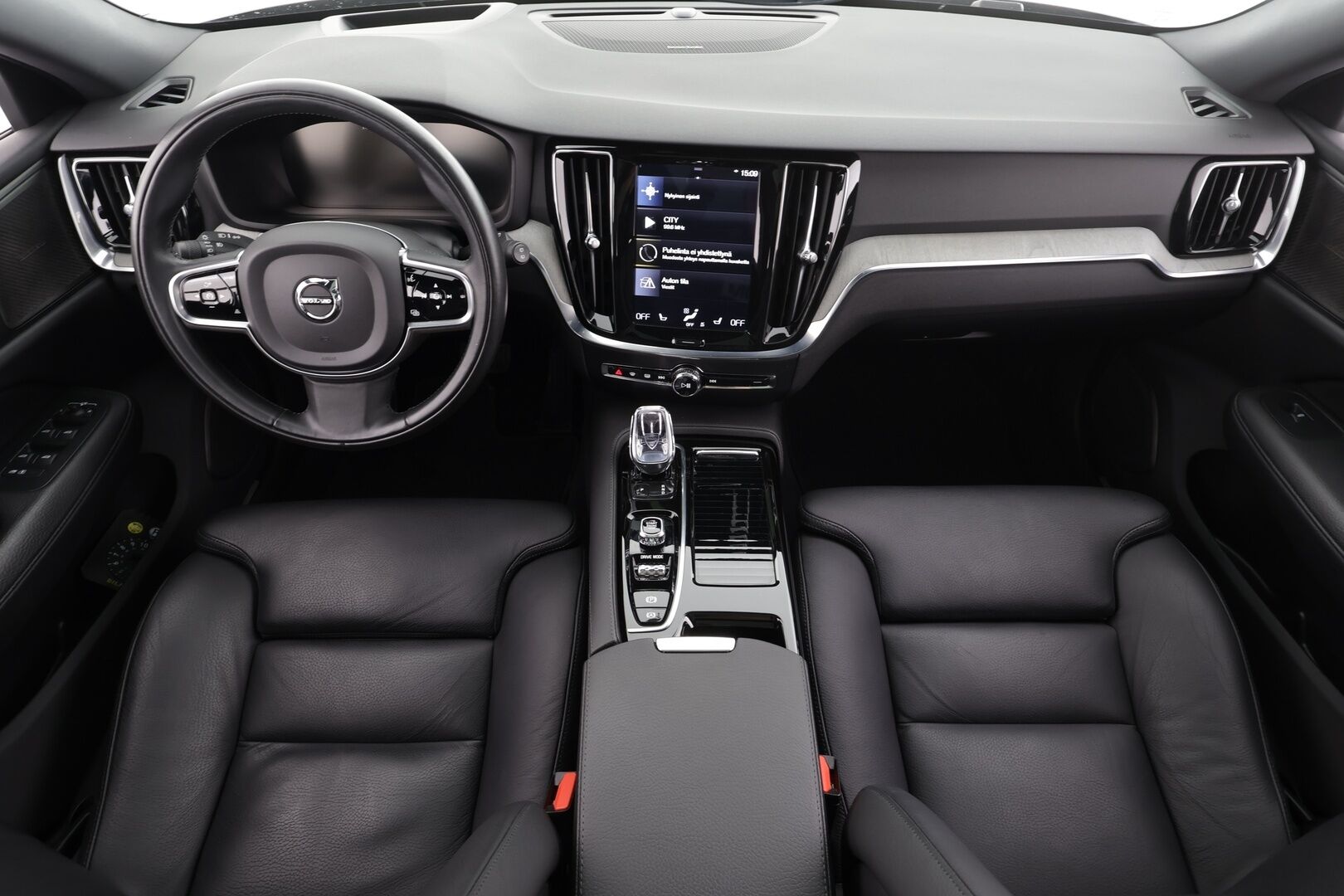 Volvo V60 2020 T8 TwE AWD Inscription aut * ACC / HUD / Panorama / H&K / Muistipenkki / Koukku / Full LED / Webasto / BLIS / 360° / Navi * - Akku kuntotarkastettu / Kahdet renkaat aluvanteilla / Merkkihuollettu / Hyvät varusteet!