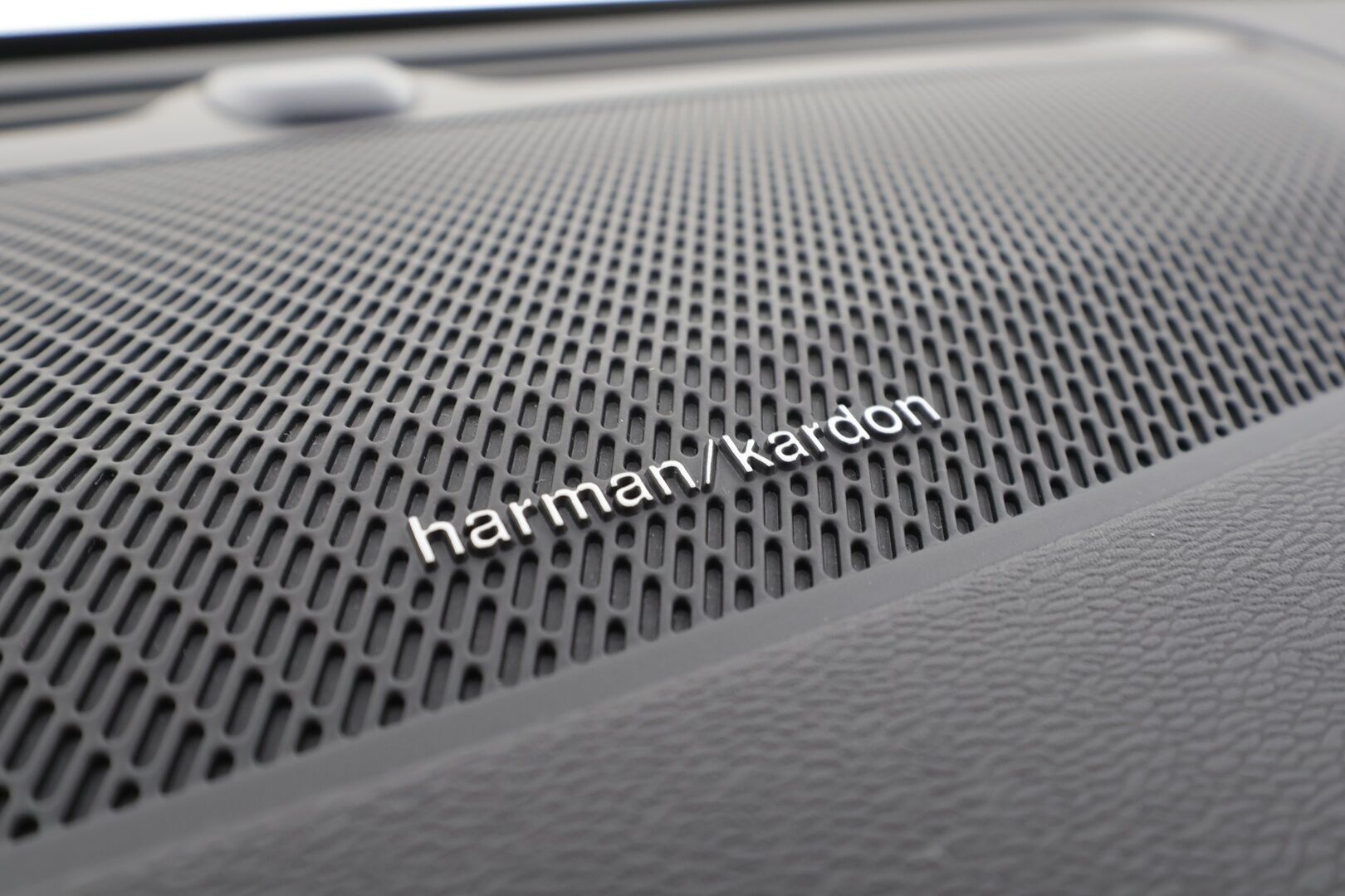 Volvo V60 2020 T8 TwE AWD Inscription aut * ACC / HUD / Panorama / H&K / Muistipenkki / Koukku / Full LED / Webasto / BLIS / 360° / Navi * - Akku kuntotarkastettu / Kahdet renkaat aluvanteilla / Merkkihuollettu / Hyvät varusteet!