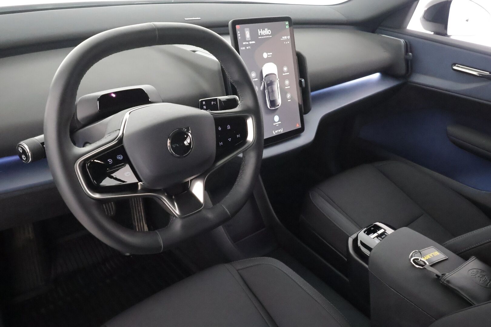 Volvo EX30 2024 Single Extended Range Plus - | ACC | ILP | Harman/Kardon | BLIS | Pilot Assist | P.kamera ja tutkat | Keyless | Ambient light | LED | 1-om suomiauto | 2x renkaat aluin |