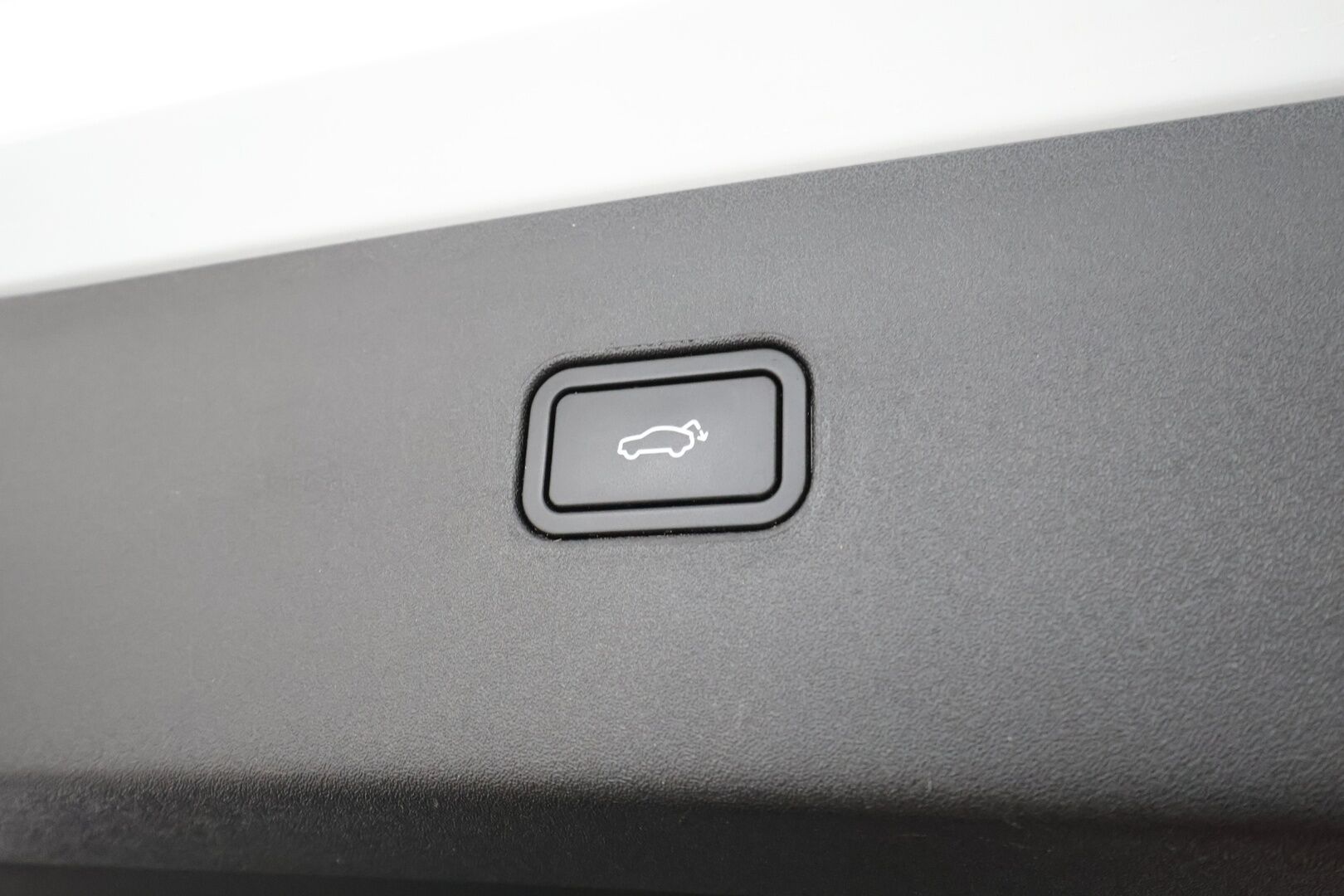 Volvo EX30 2024 Single Extended Range Plus - | ACC | ILP | Harman/Kardon | BLIS | Pilot Assist | P.kamera ja tutkat | Keyless | Ambient light | LED | 1-om suomiauto | 2x renkaat aluin |
