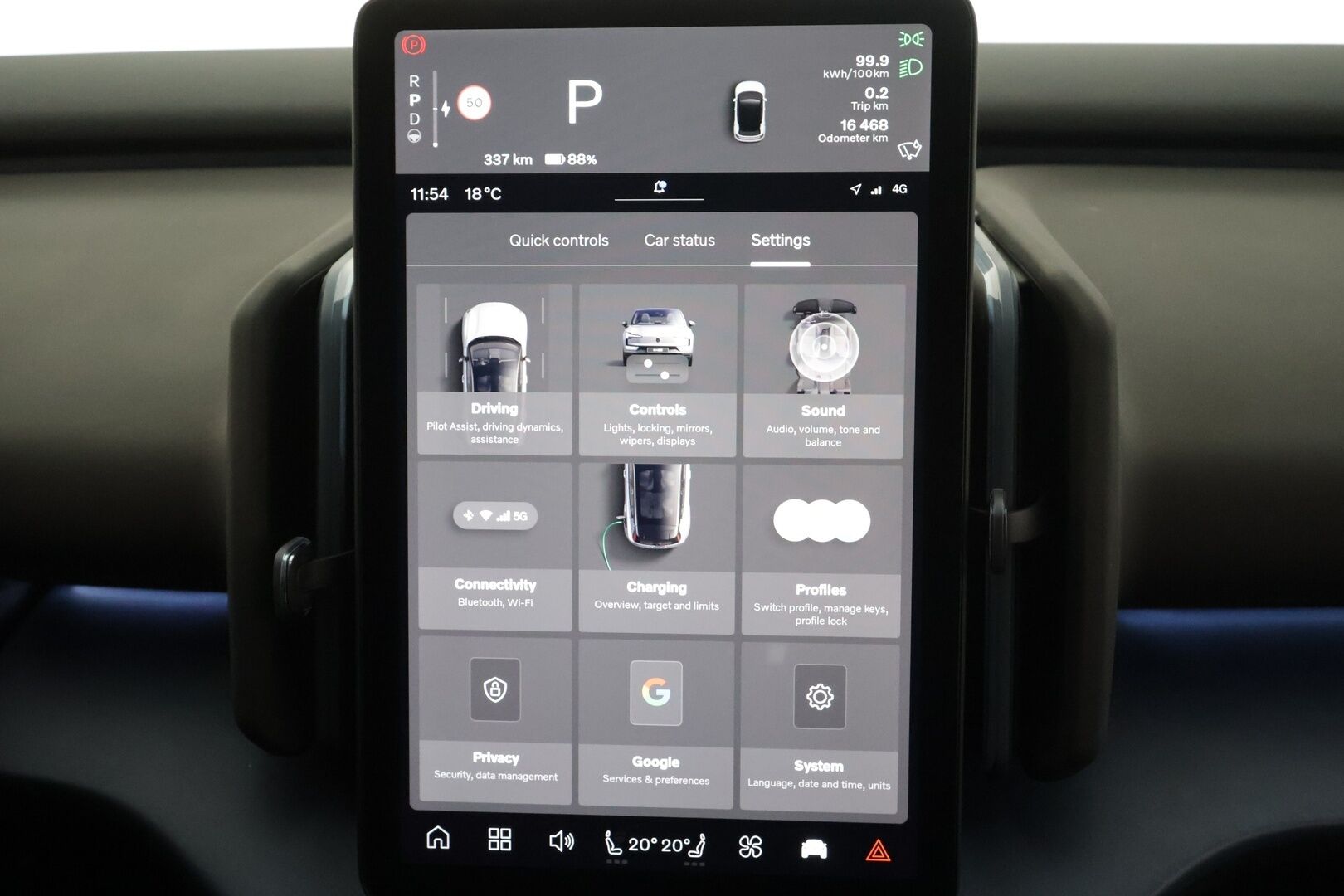 Volvo EX30 2024 Single Extended Range Plus - | ACC | ILP | Harman/Kardon | BLIS | Pilot Assist | P.kamera ja tutkat | Keyless | Ambient light | LED | 1-om suomiauto | 2x renkaat aluin |