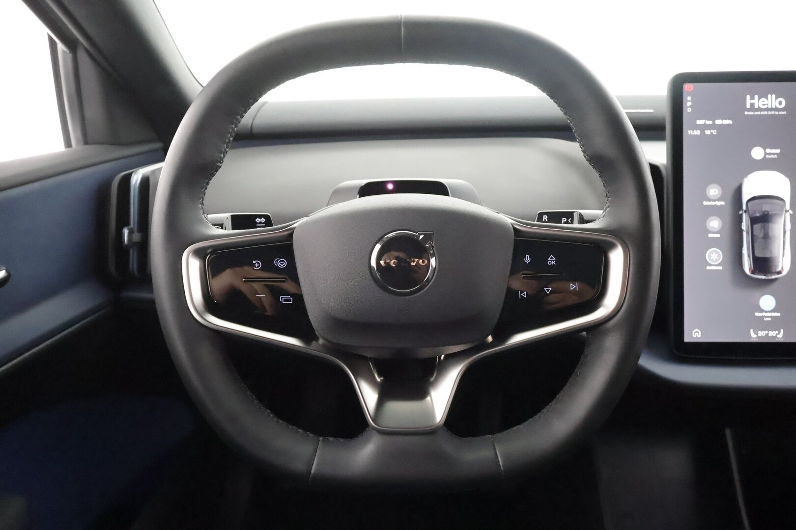 Volvo EX30 2024 Single Extended Range Plus - | ACC | ILP | Harman/Kardon | BLIS | Pilot Assist | P.kamera ja tutkat | Keyless | Ambient light | LED | 1-om suomiauto | 2x renkaat aluin |