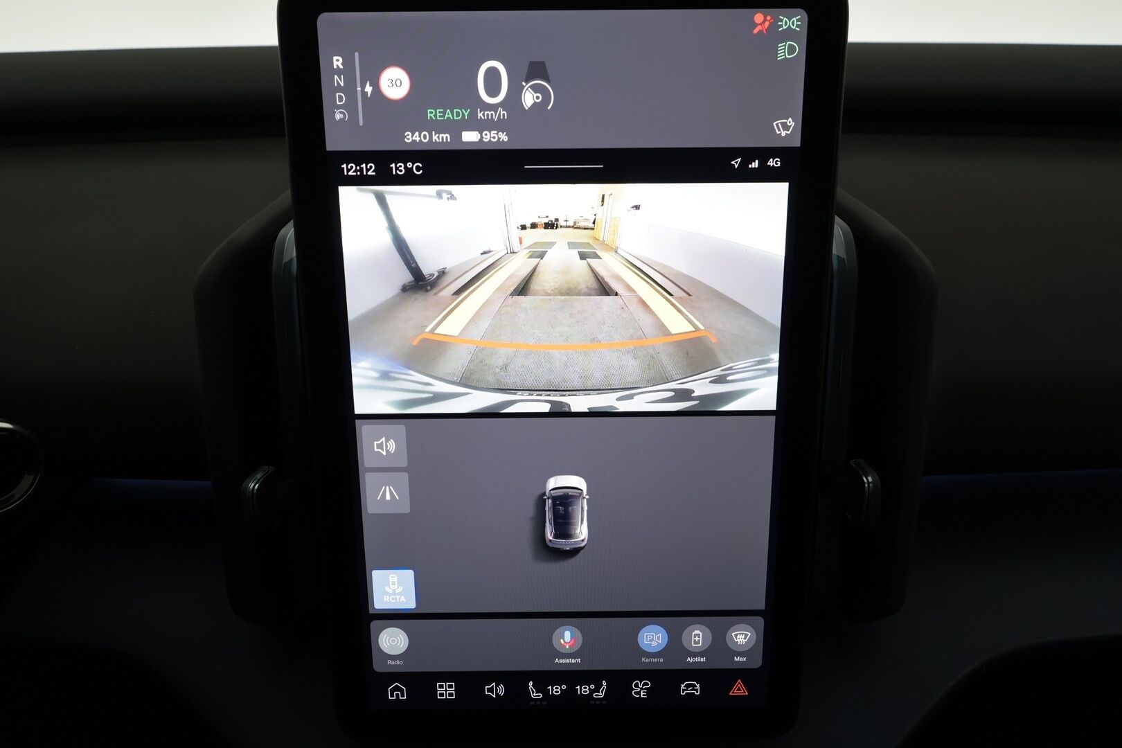 Volvo EX30 2024 Single Extended Range Plus * H&K / ILP / Koukku / Pilot Assist / LED / P.Kamera / Google Maps / Keyless * - 1-om Suomi-auto / Merkkihuollot