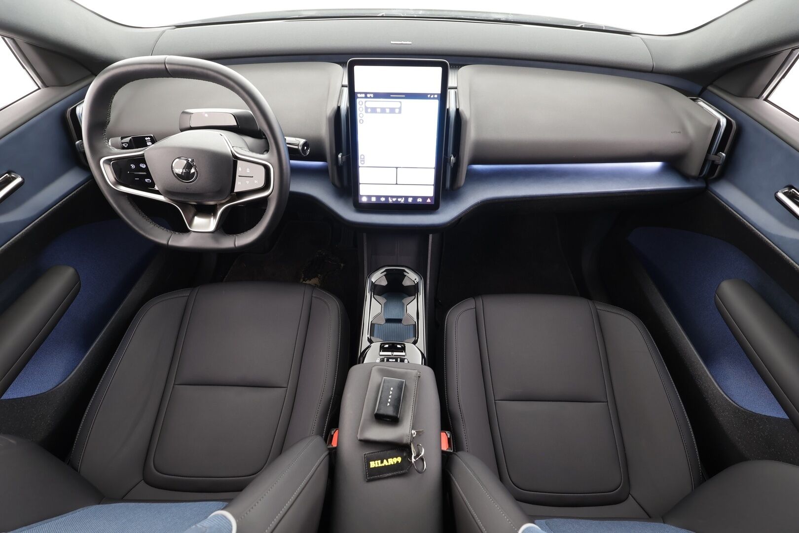 Volvo EX30 2024 Single Extended Range Plus * H&K / ILP / Koukku / Pilot Assist / LED / P.Kamera / Google Maps / Keyless * - 1-om Suomi-auto / Merkkihuollot