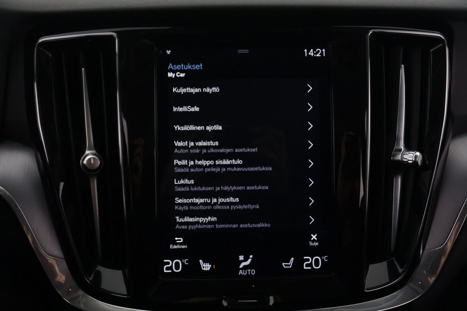 Volvo V60 2020 T6 TwE AWD Momentum aut *Adapt. vakkari / Webasto / VOC / Kaistavahti / Apple&Android / P.kamera / Koukku * - Huippu siisti / Kattavasti varusteltu / Hyvin pidetty!