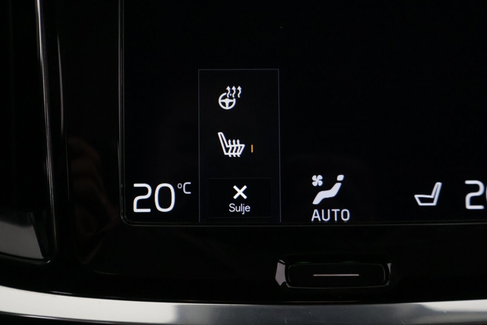 Volvo V60 2020 T6 TwE AWD Momentum aut *Adapt. vakkari / Webasto / VOC / Kaistavahti / Apple&Android / P.kamera / Koukku * - Huippu siisti / Kattavasti varusteltu / Hyvin pidetty!