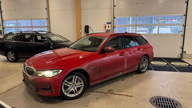 BMW 330 2022