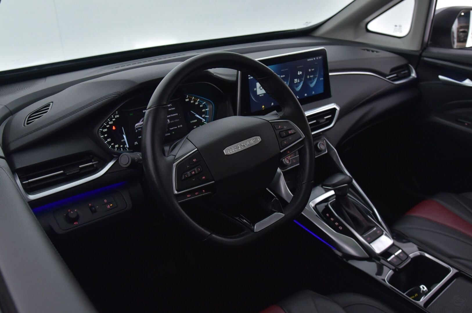 MAXUS EUNIQ 2021 5 Grand Wagon 7 paikkainen - Exclusive - ACC | Nahkasisusta | Sähköpenkki | 360-Kamera | Apple Carplay 