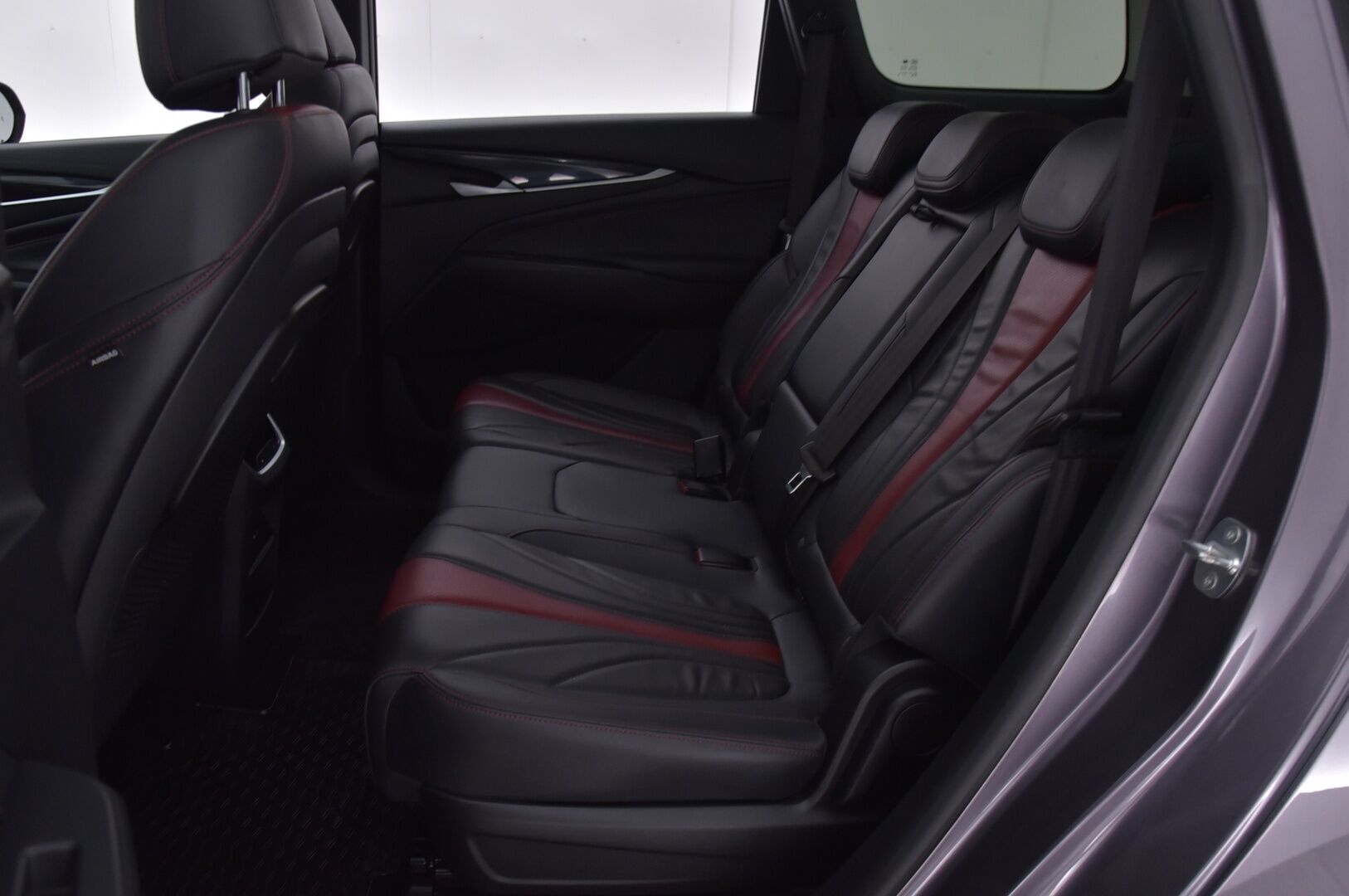 MAXUS EUNIQ 2021 5 Grand Wagon 7 paikkainen - Exclusive - ACC | Nahkasisusta | Sähköpenkki | 360-Kamera | Apple Carplay 
