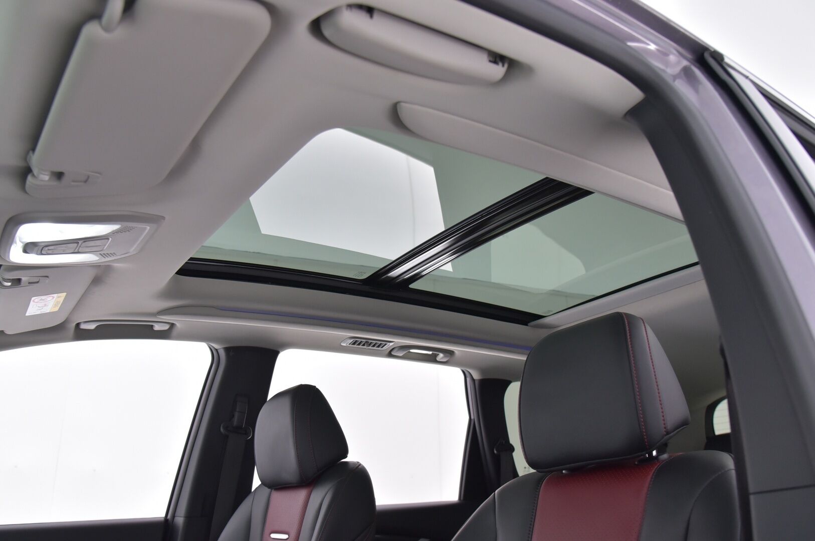 MAXUS EUNIQ 2021 5 Grand Wagon 7 paikkainen - Exclusive - ACC | Nahkasisusta | Sähköpenkki | 360-Kamera | Apple Carplay 