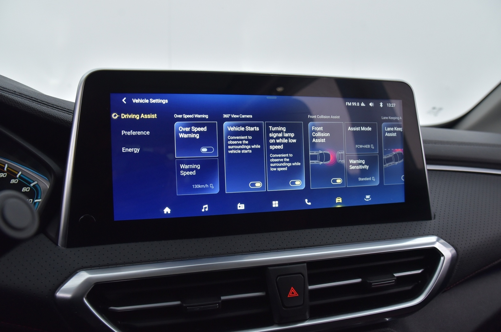 MAXUS EUNIQ 2021 5 Grand Wagon 7 paikkainen - Exclusive - ACC | Nahkasisusta | Sähköpenkki | 360-Kamera | Apple Carplay 