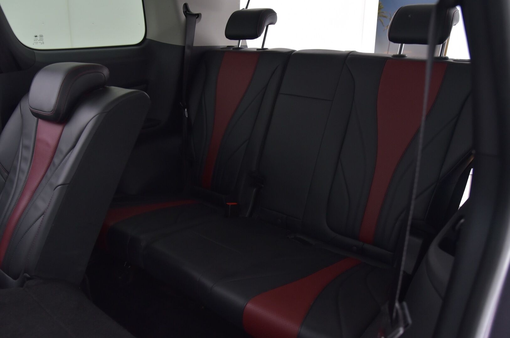MAXUS EUNIQ 2021 5 Grand Wagon 7 paikkainen - Exclusive - ACC | Nahkasisusta | Sähköpenkki | 360-Kamera | Apple Carplay 