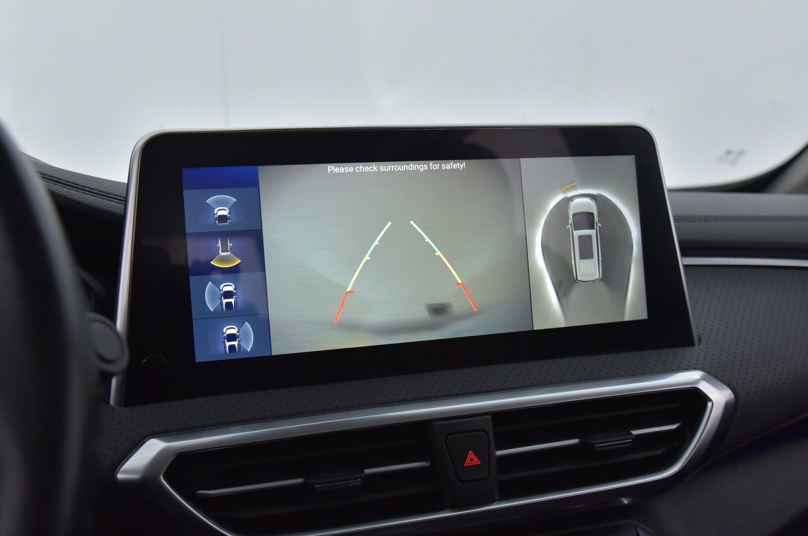 MAXUS EUNIQ 2021 5 Grand Wagon 7 paikkainen - Exclusive - ACC | Nahkasisusta | Sähköpenkki | 360-Kamera | Apple Carplay 