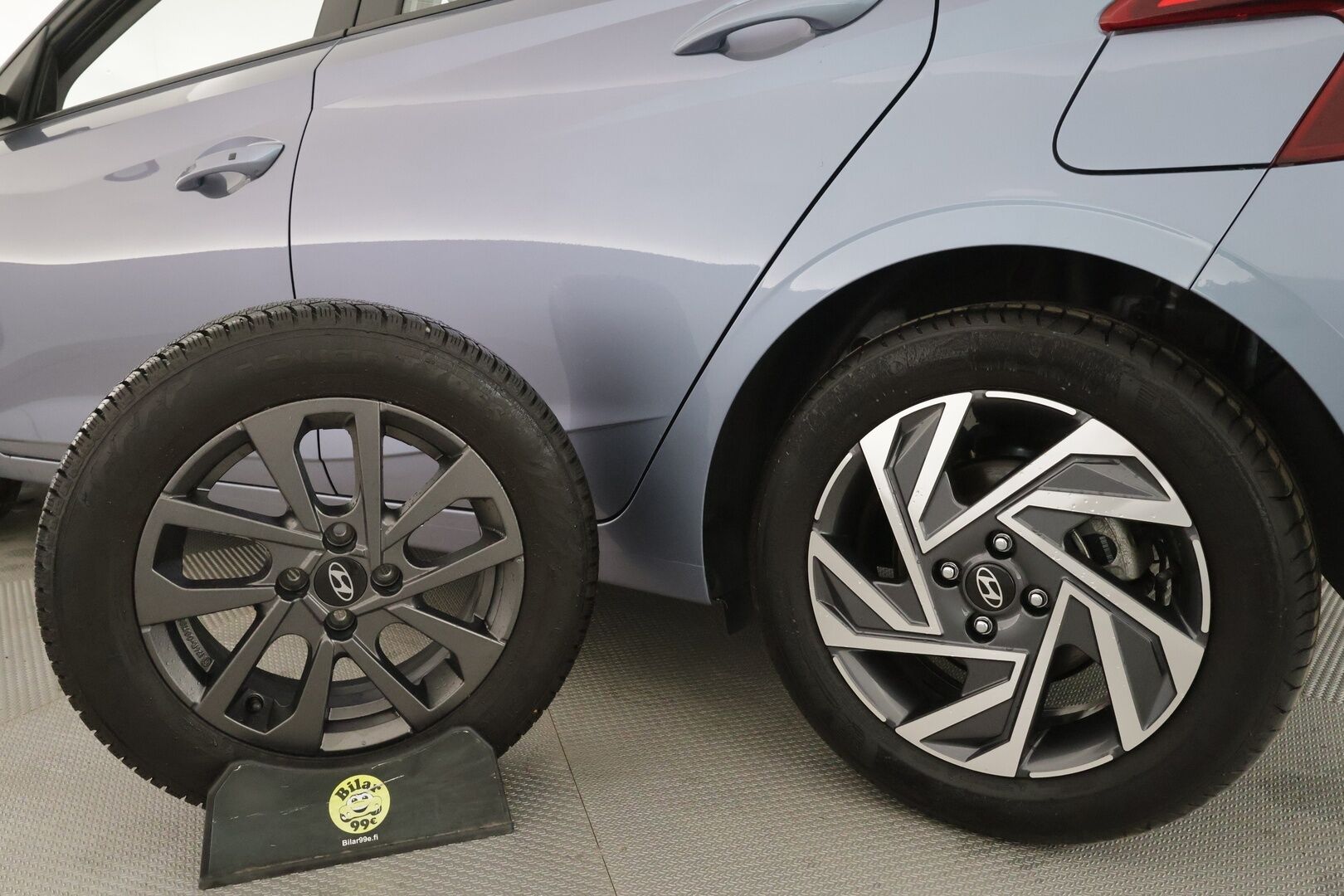 Hyundai i20 Hatchback 2024 1.0 T-GDi 100 hv 7DCT-aut. Comfort MY24 - | Vakkari | Kaistavahti | P.Kamera | LED | Digimittari | Keyless | Ratinlämmitin | Tehdastakuu | Suomi-auto | Kahdet renkaat aluvanteilla | 