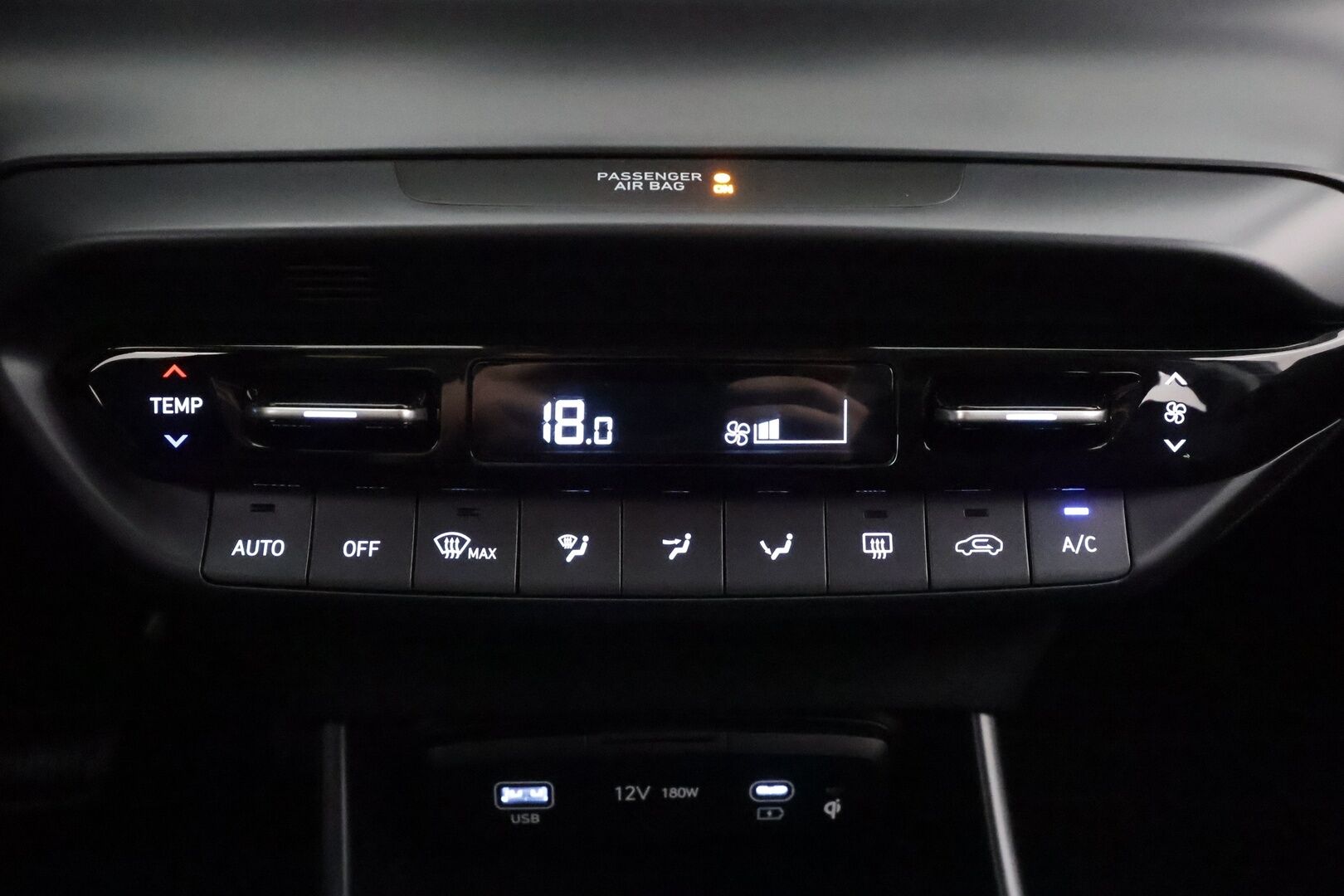 Hyundai i20 Hatchback 2024 1.0 T-GDi 100 hv 7DCT-aut. Comfort MY24 - | Vakkari | Kaistavahti | P.Kamera | LED | Digimittari | Keyless | Ratinlämmitin | Tehdastakuu | Suomi-auto | Kahdet renkaat aluvanteilla | 