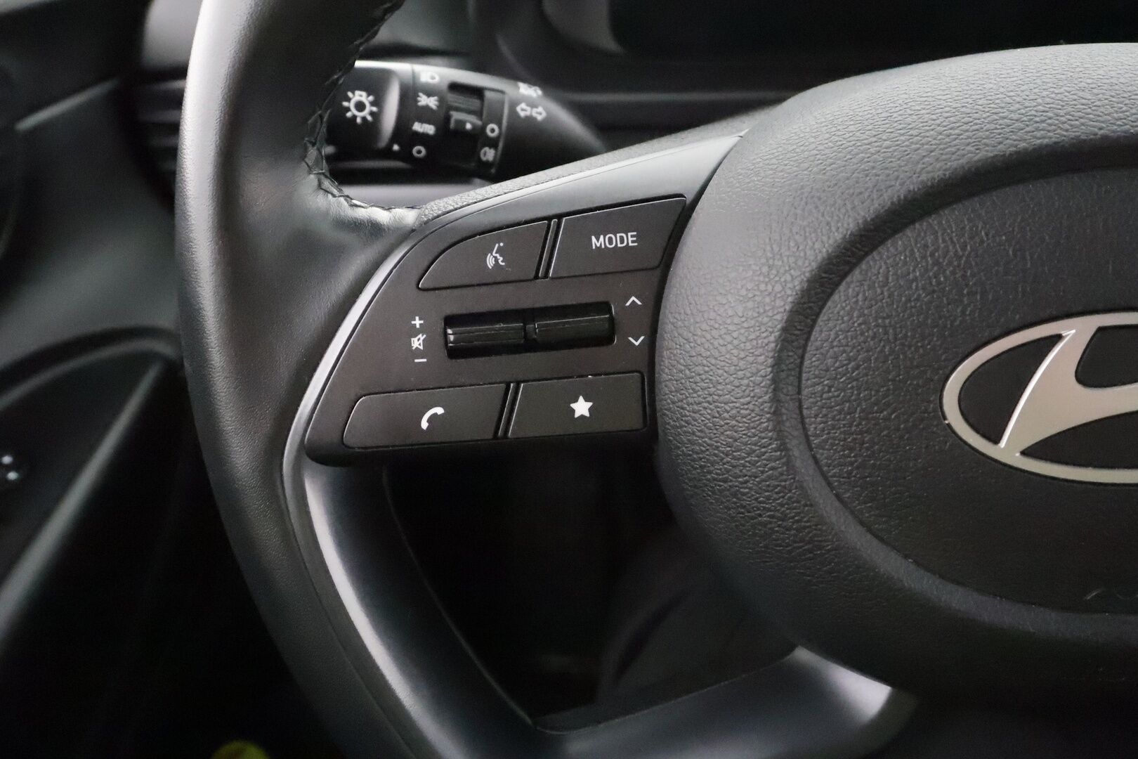 Hyundai i20 Hatchback 2024 1.0 T-GDi 100 hv 7DCT-aut. Comfort MY24 * Vakkari / P.kamera / LED / Ratinlämmitin / Digimittaristo / KeylessGo * - Suomi-auto / 2xRenkaat 