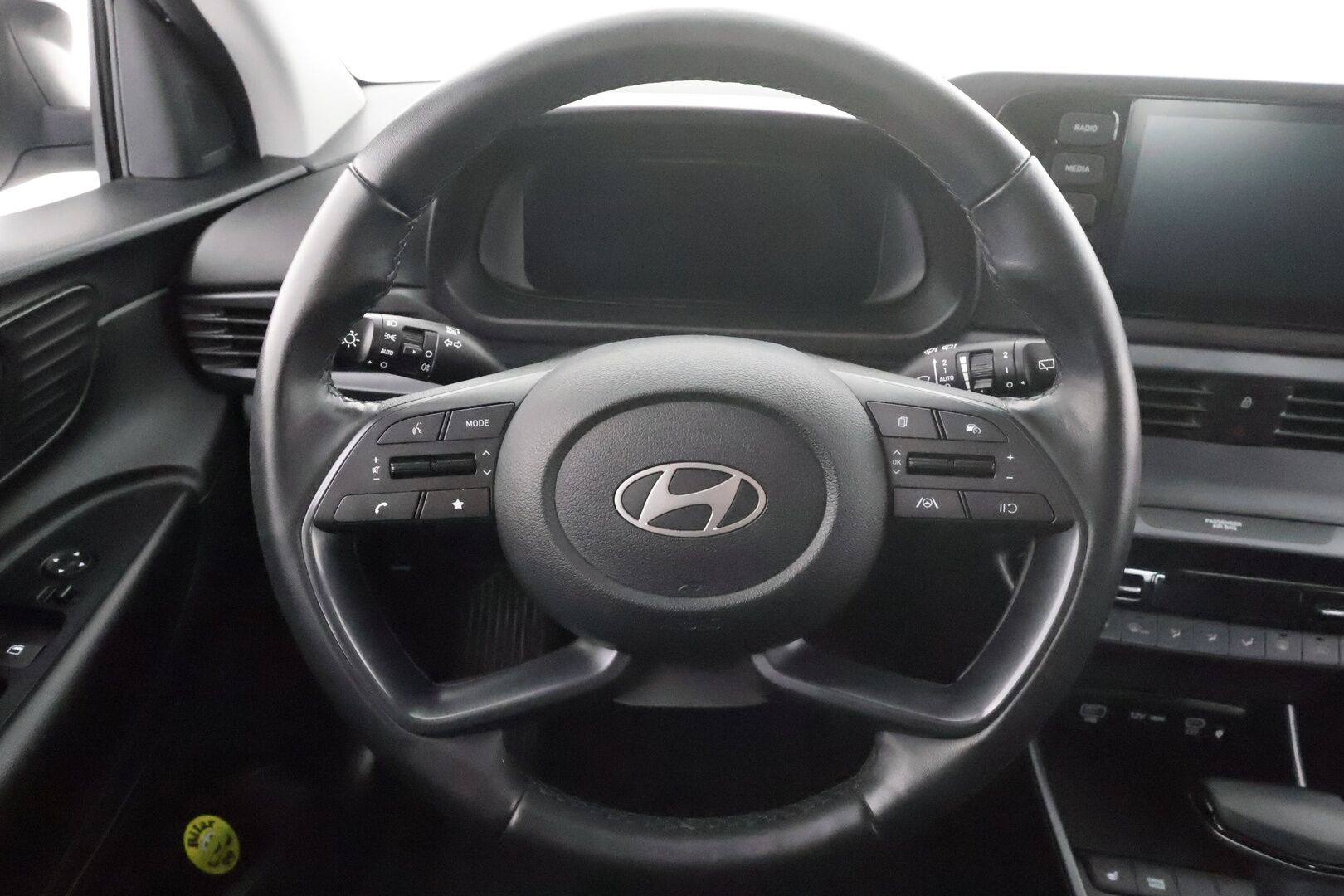 Hyundai i20 Hatchback 2024 1.0 T-GDi 100 hv 7DCT-aut. Comfort MY24 * Vakkari / P.kamera / LED / Ratinlämmitin / Digimittaristo / KeylessGo * - Suomi-auto / 2xRenkaat 