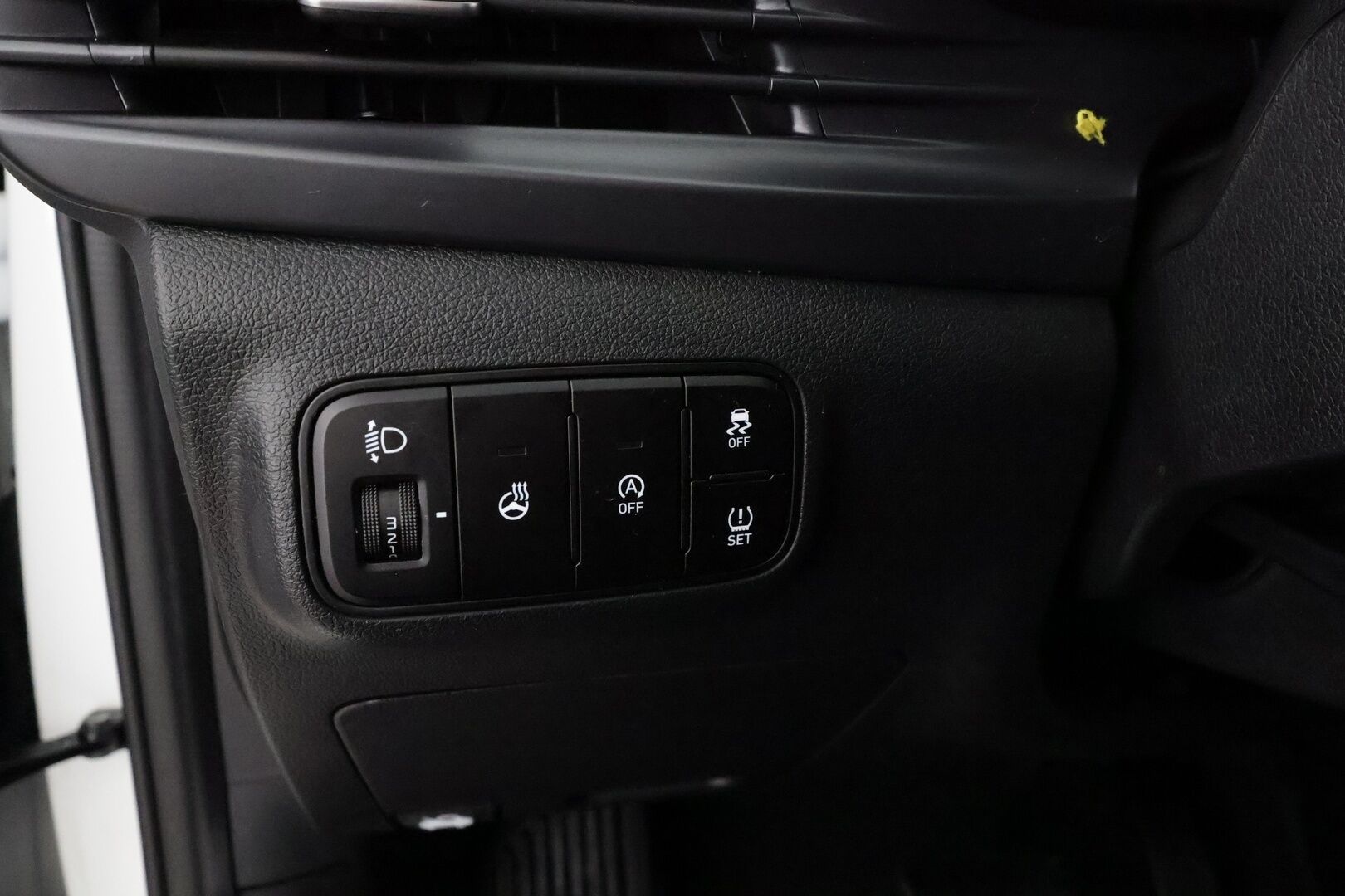 Hyundai i20 Hatchback 2024 1.0 T-GDi 100 hv 7DCT-aut. Comfort MY24 * Vakkari / P.kamera / LED / Digimittaristo / Ratinlämmitin / KeylessGo * - HULLU BLACKWEEK 2,49% KORKOTARJOUS - Suomi-auto / Kahdet renkaat aluvanteilla / Merkkihuollettu