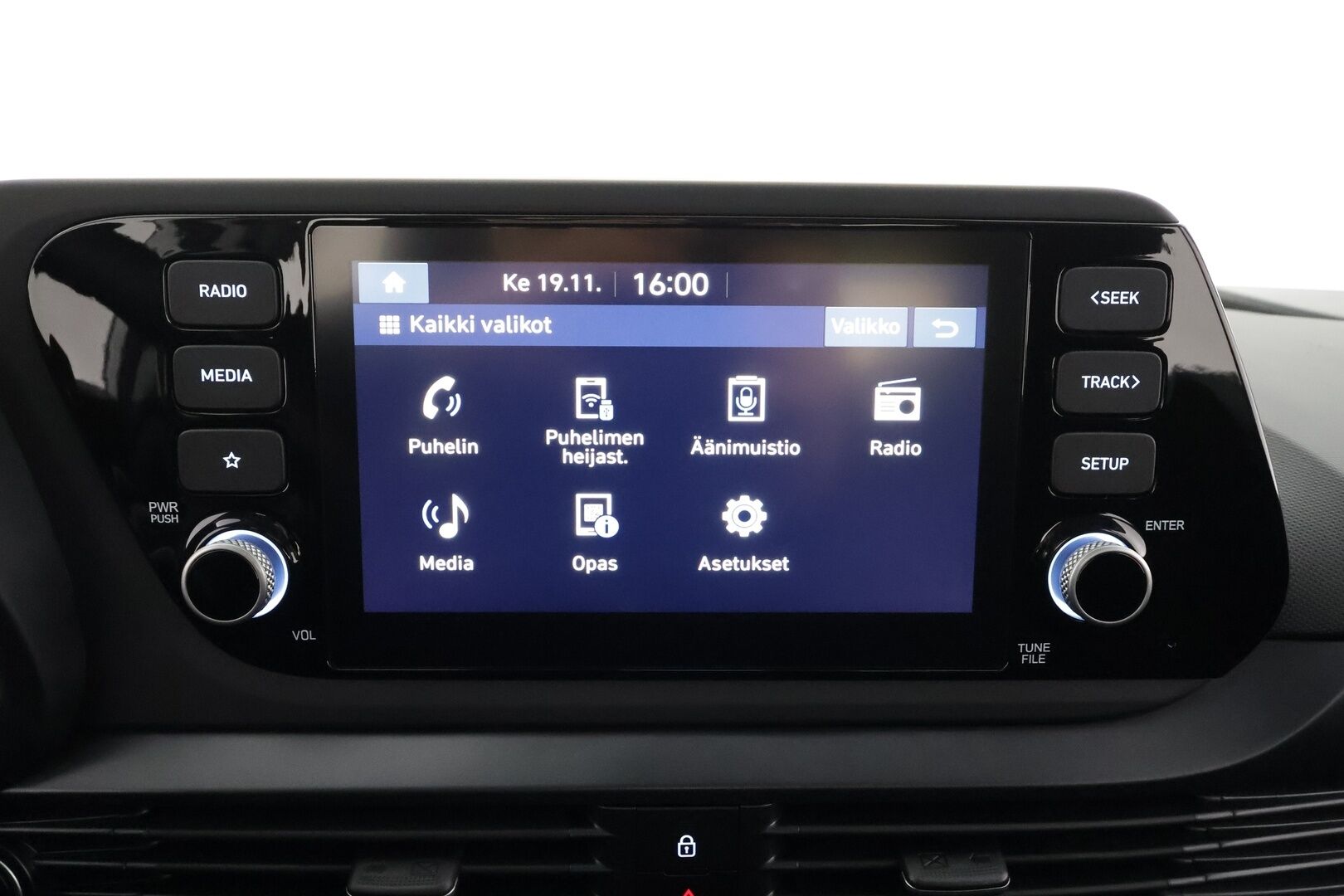 Hyundai i20 Hatchback 2024 1.0 T-GDi 100 hv 7DCT-aut. Comfort MY24 * Vakkari / P.kamera / LED / Digimittaristo / Ratinlämmitin / KeylessGo * - HULLU BLACKWEEK 2,49% KORKOTARJOUS - Suomi-auto / Kahdet renkaat aluvanteilla / Merkkihuollettu