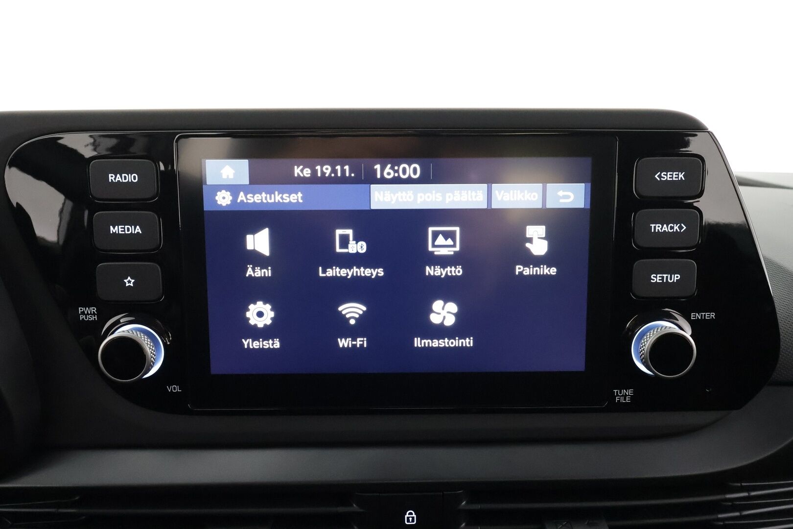 Hyundai i20 Hatchback 2024 1.0 T-GDi 100 hv 7DCT-aut. Comfort MY24 * Vakkari / P.kamera / LED / Digimittaristo / Ratinlämmitin / KeylessGo * - HULLU BLACKWEEK 2,49% KORKOTARJOUS - Suomi-auto / Kahdet renkaat aluvanteilla / Merkkihuollettu