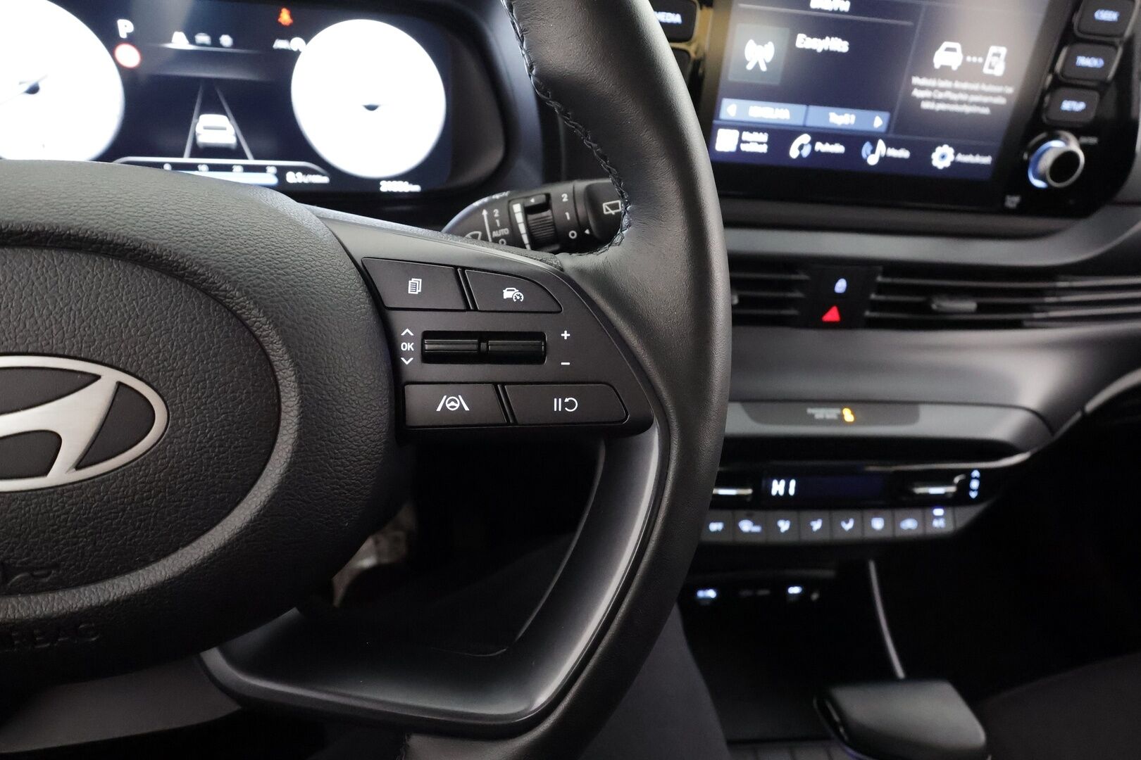 Hyundai i20 Hatchback 2024 1.0 T-GDi 100 hv 7DCT-aut. Comfort MY24 * Vakkari / P.kamera / LED / Digimittaristo / Ratinlämmitin / KeylessGo * - HULLU BLACKWEEK 2,49% KORKOTARJOUS - Suomi-auto / Kahdet renkaat aluvanteilla / Merkkihuollettu