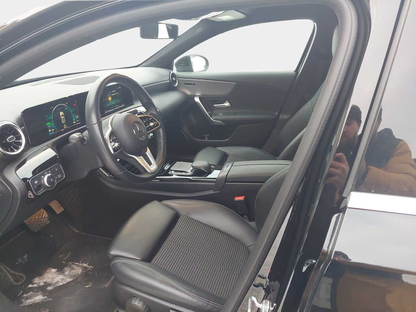 MERCEDES-BENZ A 2020 250 e A Business Style EQ Power *Kaistavahti / Sporttipenkit / P.Kamera / LED High Performance - ajovalot / Apple&Android* - *2x Renkaat ja Vanteet / Juuri huollettu*