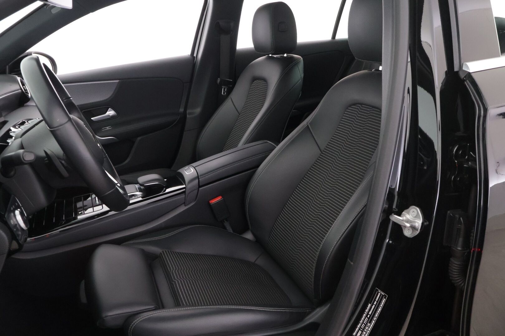 MERCEDES-BENZ A 2021 250 e A Business Style EQ Power *Kaistavahti / Sporttipenkit / P.Kamera / LED High Performance - ajovalot / Apple&Android* - *2x Renkaat ja Vanteet / Juuri huollettu* - HULLUT AVAJAISHULINAT KORKOTARJOUS 3,29 %