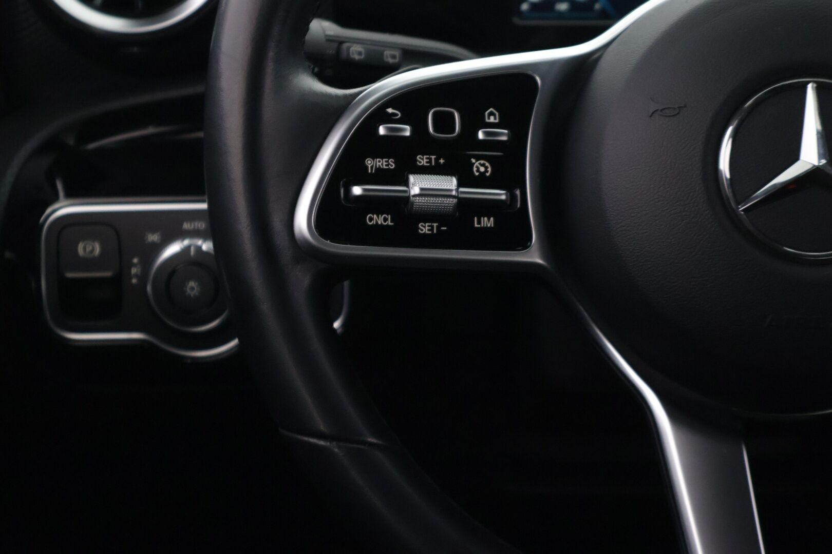 MERCEDES-BENZ A 2020 250 e A Business Style EQ Power *Kaistavahti / Sporttipenkit / P.Kamera / LED High Performance - ajovalot / Apple&Android* - *2x Renkaat ja Vanteet / Juuri huollettu*