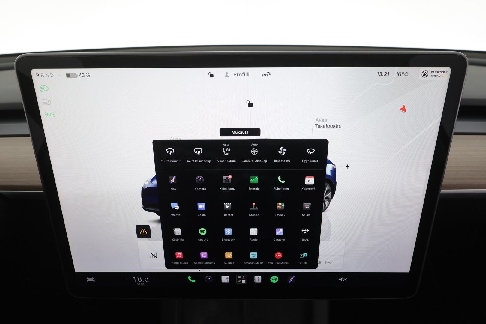 Tesla Model Y 2024 RWD - | ILP | Koukku | ACC | Lasikatto | Matrix | P.Kamera | Muistipenkki | Premium Audio | Navi | Kaistavahti | Keyless | 1-om Suomi-auto | Kahdet renkaat | 2x Latauskaapelit |