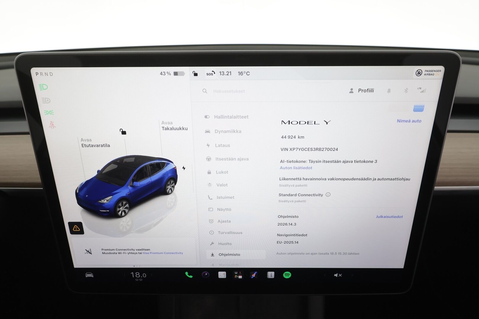 Tesla Model Y 2024 RWD - | ILP | Koukku | ACC | Lasikatto | Matrix | P.Kamera | Muistipenkki | Premium Audio | Navi | Kaistavahti | Keyless | 1-om Suomi-auto | Kahdet renkaat | 2x Latauskaapelit |