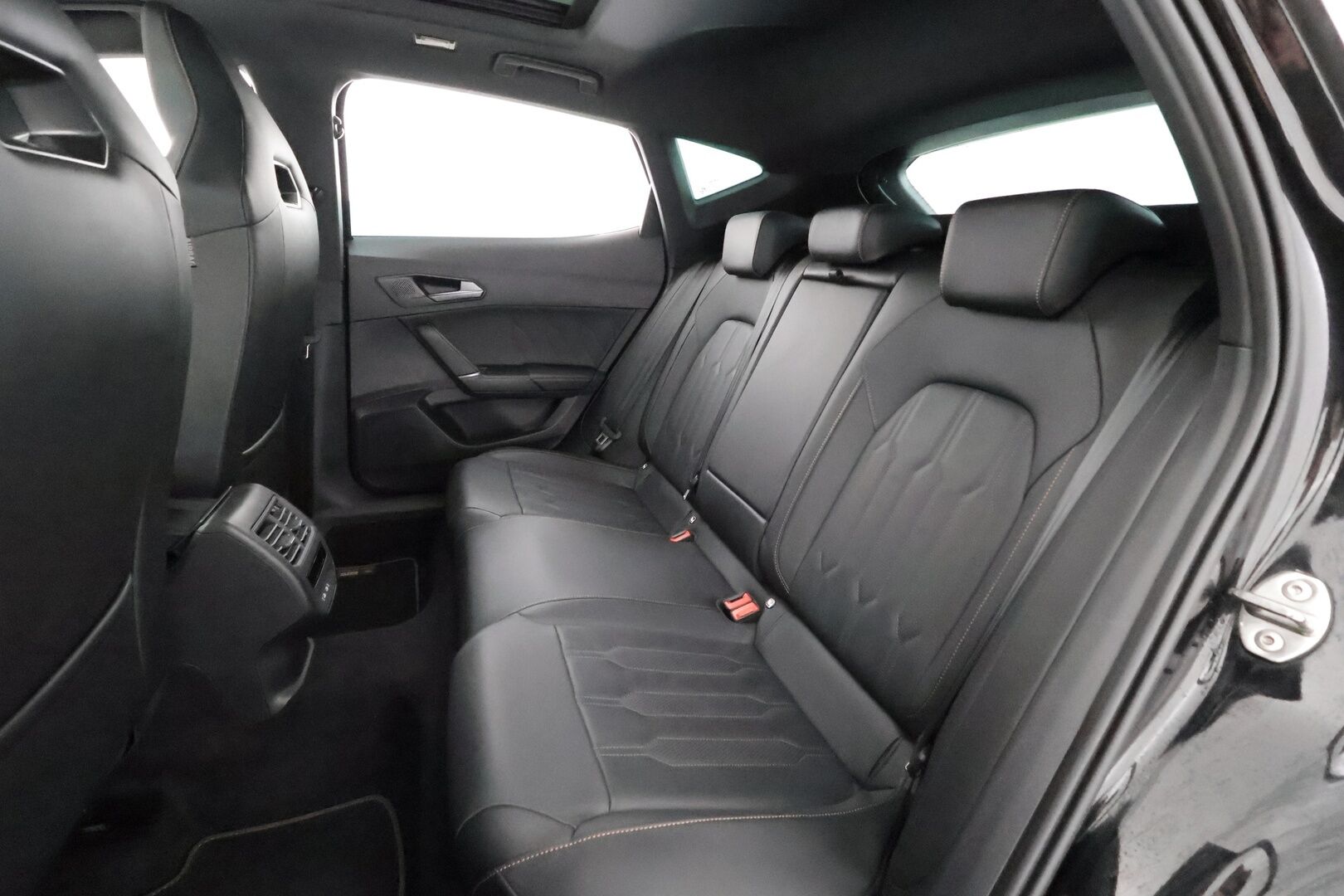 Cupra Formentor 2024 VZ5 2,5 TSI 287 kW 4Drive DSG - | ACC | Webasto | Beats Audio | DCC | Panorama | 360° | Muistipenkki | Sporttinahat | Travel Assist | Side Assist | Keyless | 2x renkaat aluin | 