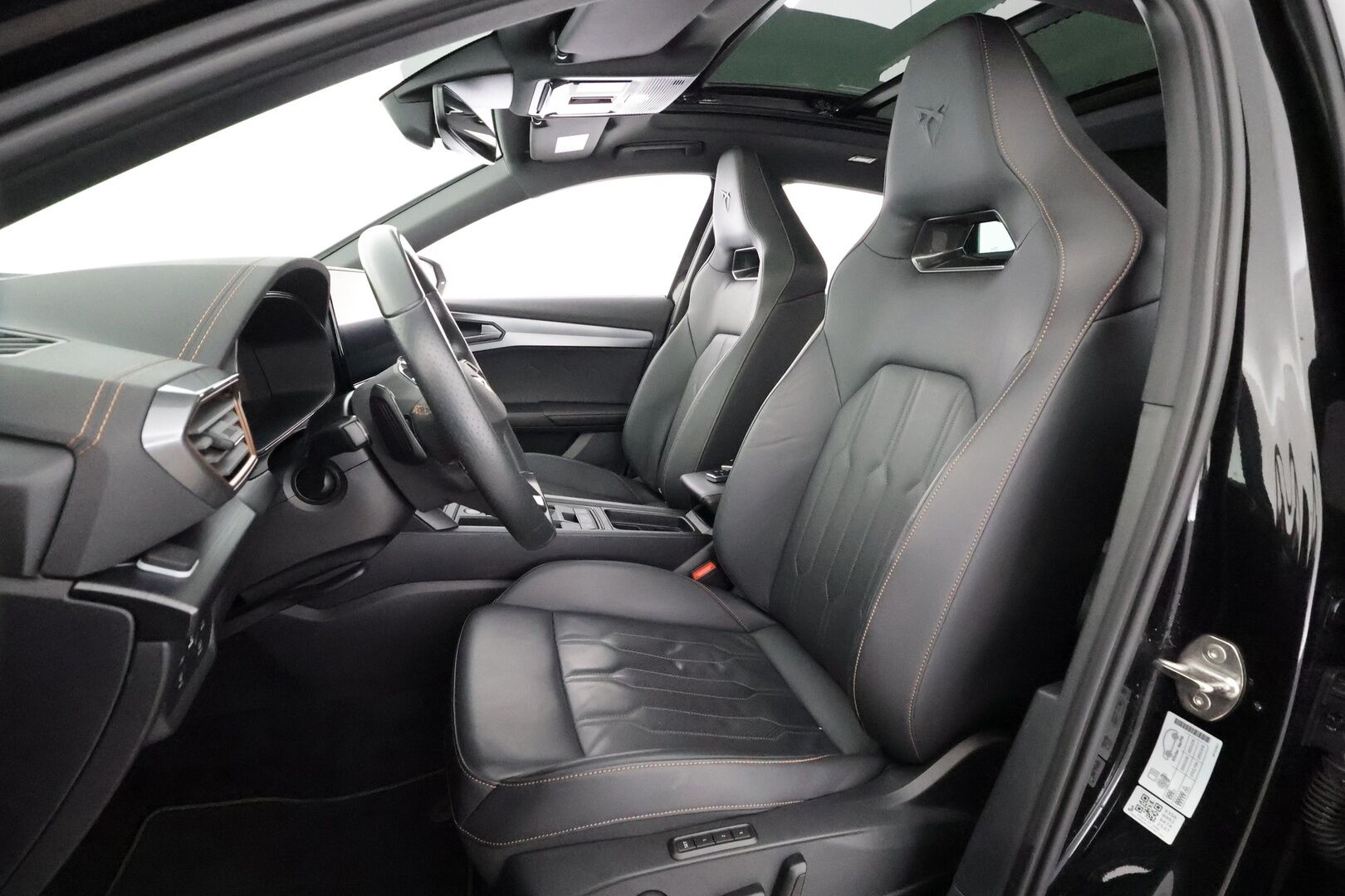 Cupra Formentor 2024 VZ5 2,5 TSI 287 kW 4Drive DSG - | ACC | Webasto | Beats Audio | DCC | Panorama | 360° | Muistipenkki | Sporttinahat | Travel Assist | Side Assist | Keyless | 2x renkaat aluin | 