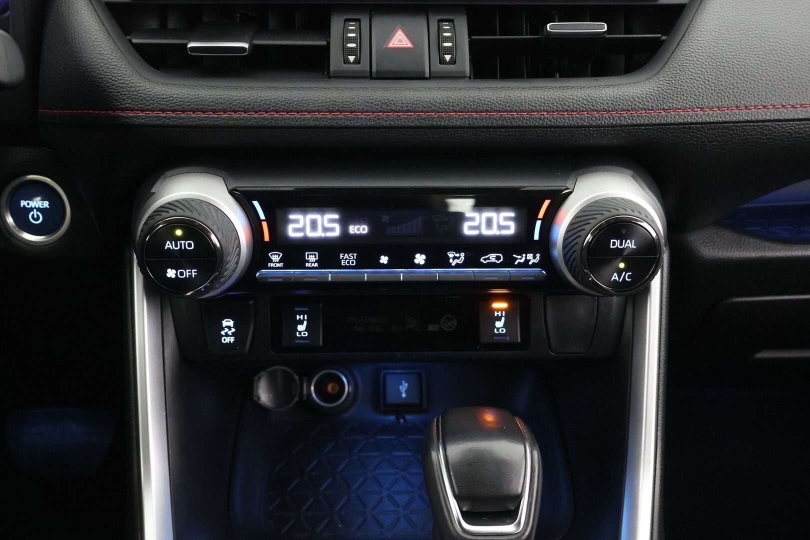 Toyota RAV4 2022 2,5 Hybrid AWD-i Active - Adapt. Vakkari | P. Kamera | Koukku | P. Tutkat | Merkkihuollettu