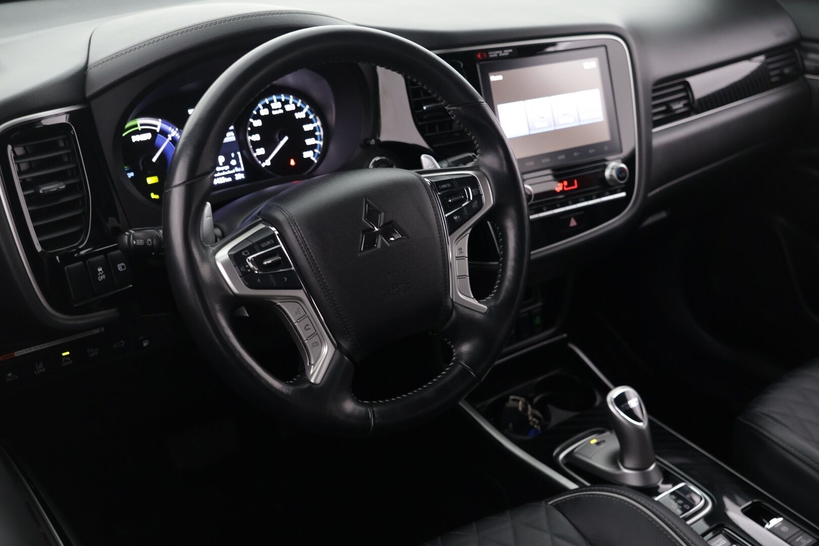 Mitsubishi Outlander PHEV 2020 Intense Business 4WD 5P - | Timanttinahat | ACC | Sähköpenkit | Upea yksilö