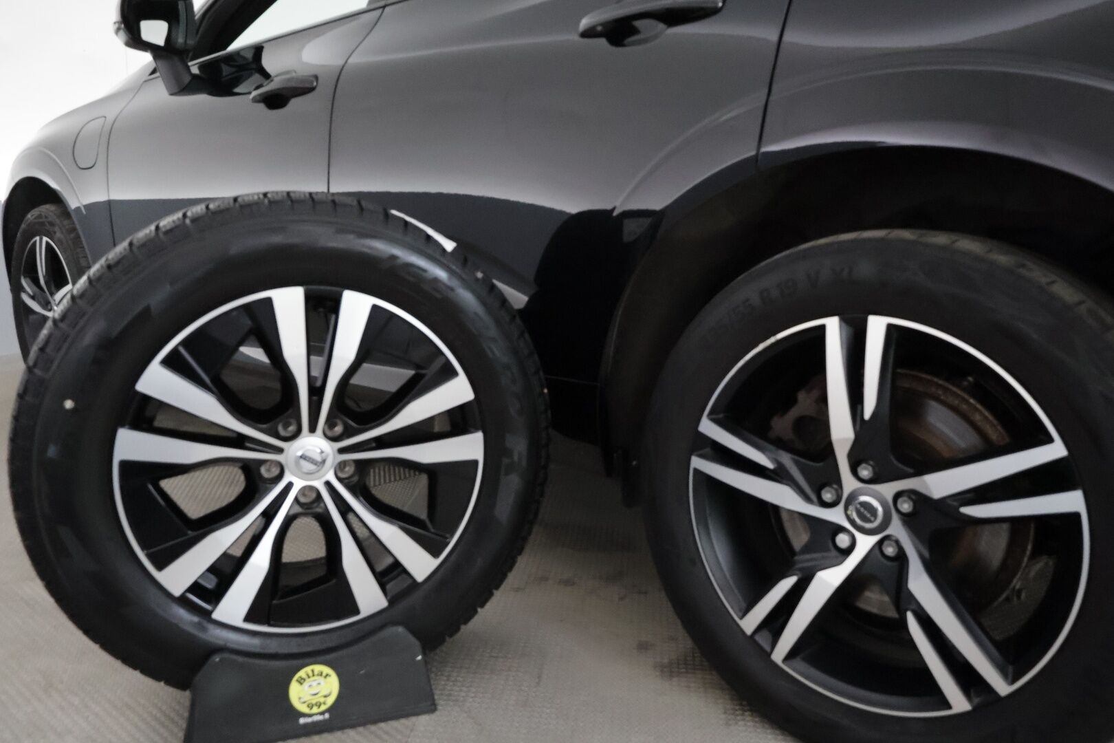 Volvo XC60 2021 T8 TwE AWD R-Design aut **H&K / Panorama / Adapt.Vakkari / Webasto / Koukku / Full-LED / Sportpenkki Muistilla** - 3,99 % KORKOTARJOUS TÄHÄN AUTOON - Akku kuntotarkastettu / Kahdet Renkaat / HYVILLÄ KAMOILLA!