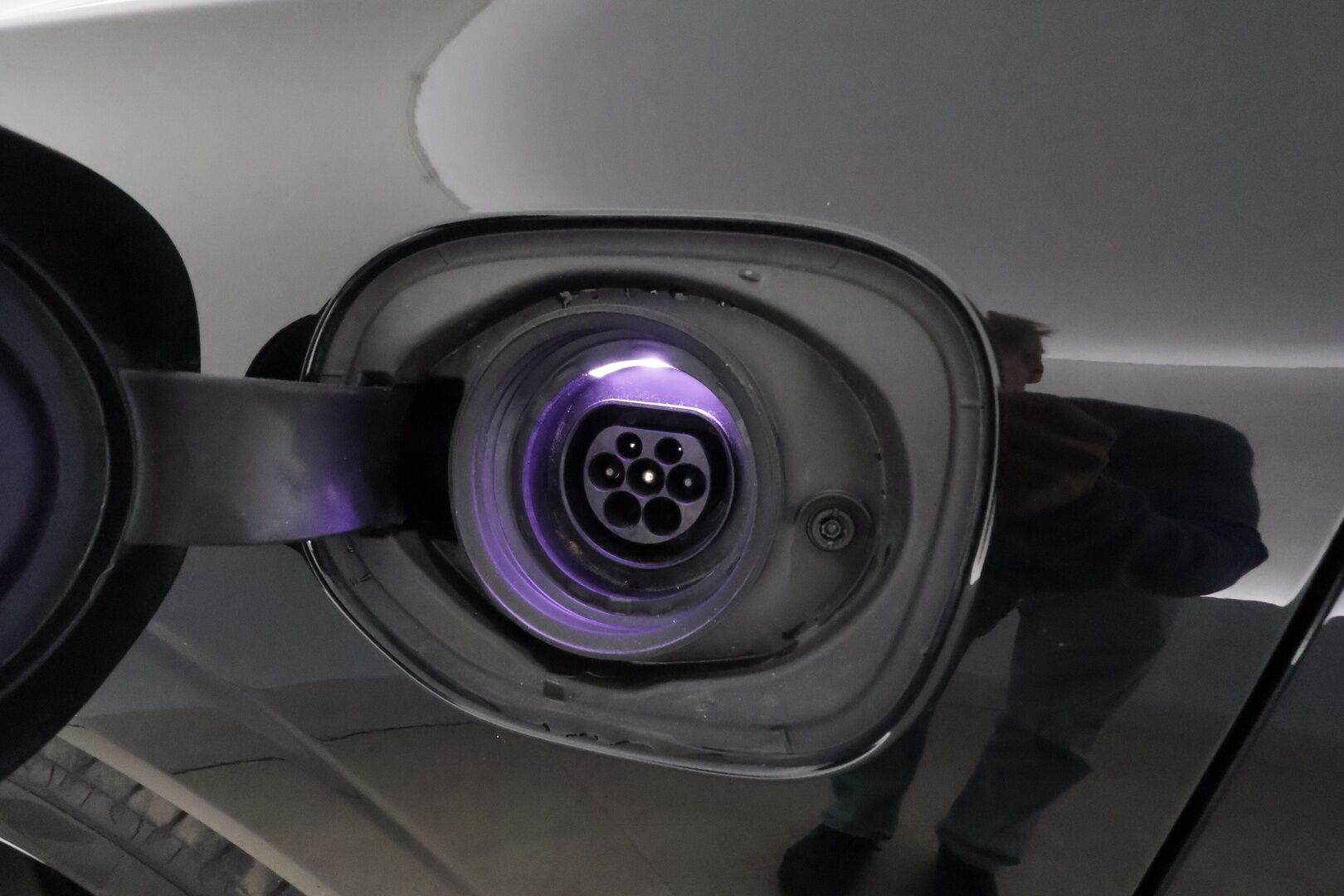 Volvo XC60 2021 T8 TwE AWD R-Design aut **H&K / Panorama / Adapt.Vakkari / Webasto / Koukku / Full-LED / Sportpenkki Muistilla** - 3,99 % KORKOTARJOUS TÄHÄN AUTOON - Akku kuntotarkastettu / Kahdet Renkaat / HYVILLÄ KAMOILLA!