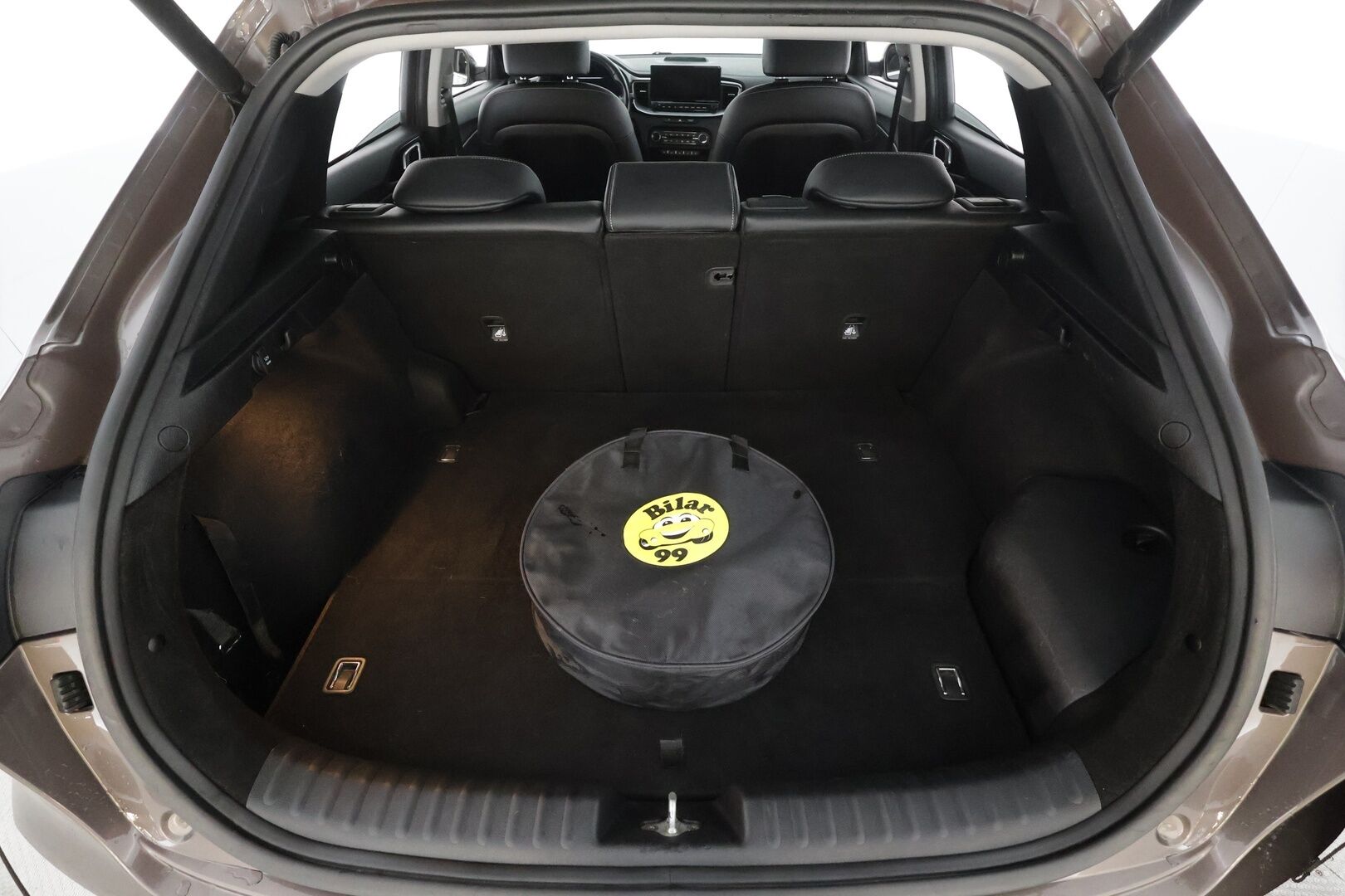 KIA XCEED 2020 1.6 GDI PHEV Business Premium * ACC / P.kamera / LED / Muistipenkki / Panorama / Ilmastoidut nahat / Koukku / Sähköluukku * - Kahdet renkaat aluvanteilla / Huippuvarusteet