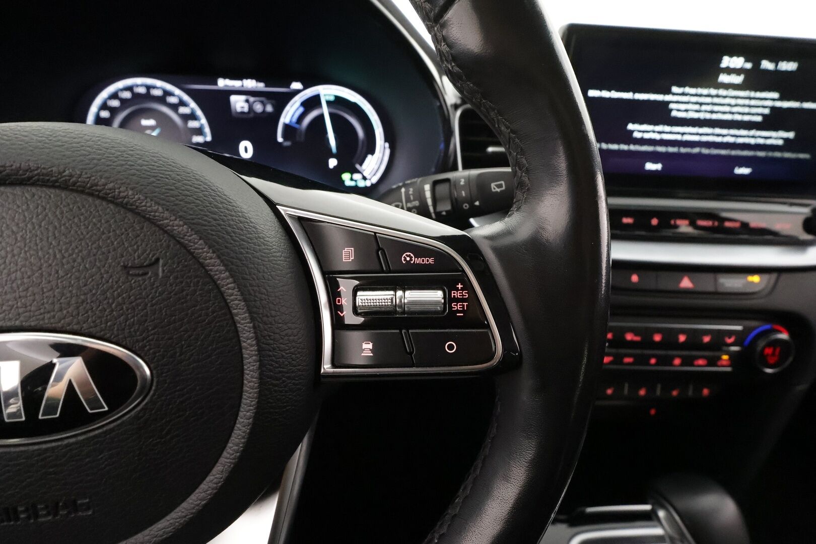 KIA XCEED 2020 1.6 GDI PHEV Business Premium * ACC / P.kamera / LED / Muistipenkki / Panorama / Ilmastoidut nahat / Koukku / Sähköluukku * - Kahdet renkaat aluvanteilla / Huippuvarusteet