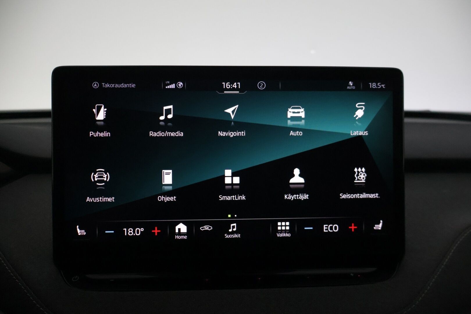 Skoda Enyaq 2021 80 iV 82kWh * Metalliväri / Peruutuskamera /  Crystal- Led * - Kahdet huippukuntoiset renkaat / 2x Vanteet / 2x Avain / Näyttävä isoakkuinen * - HULLUT AVAJAISHULINAT KORKOTARJOUS 3,29 %