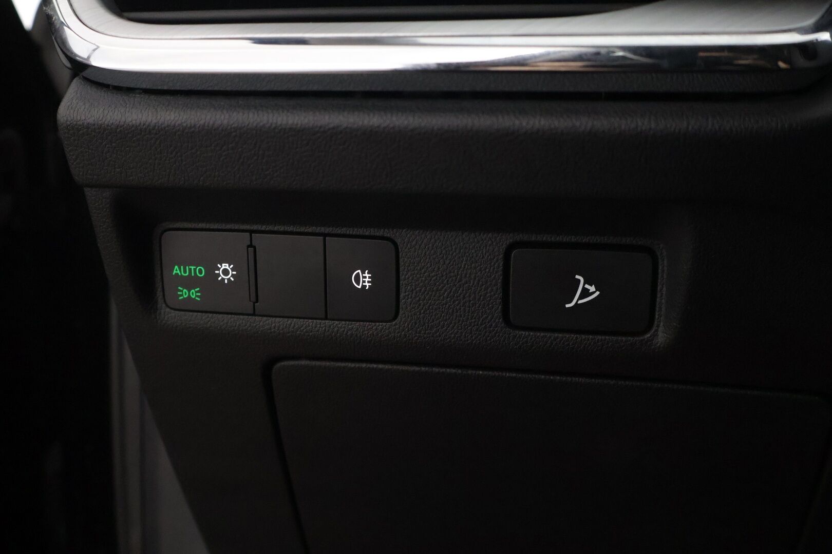 Skoda Enyaq 2021 80 iV 82kWh * Metalliväri / Peruutuskamera /  Crystal- Led * - Kahdet huippukuntoiset renkaat / 2x Vanteet / 2x Avain / Näyttävä isoakkuinen * - HULLUT AVAJAISHULINAT KORKOTARJOUS 3,29 %