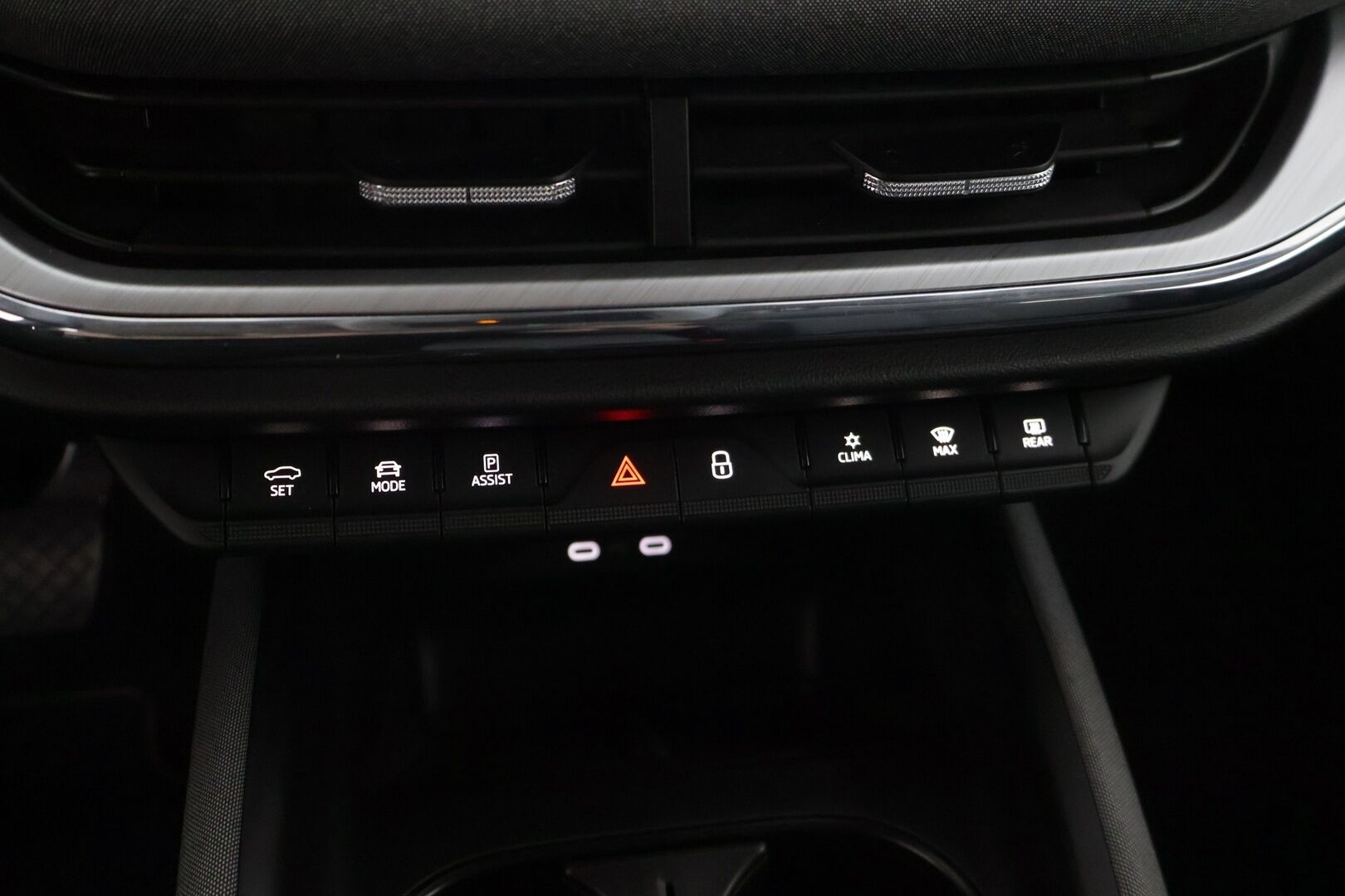 Skoda Enyaq 2021 80 iV 82kWh * Metalliväri / Peruutuskamera /  Crystal- Led * - Kahdet huippukuntoiset renkaat / 2x Vanteet / 2x Avain / Näyttävä isoakkuinen * - HULLUT AVAJAISHULINAT KORKOTARJOUS 3,29 %