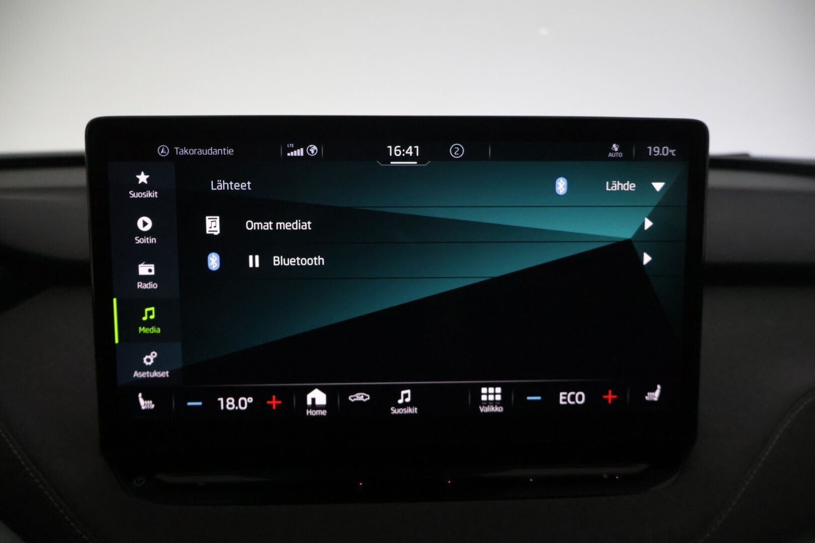 Skoda Enyaq 2021 80 iV 82kWh * Metalliväri / Peruutuskamera /  Crystal- Led * - Kahdet huippukuntoiset renkaat / 2x Vanteet / 2x Avain / Näyttävä isoakkuinen * - HULLUT AVAJAISHULINAT KORKOTARJOUS 3,29 %