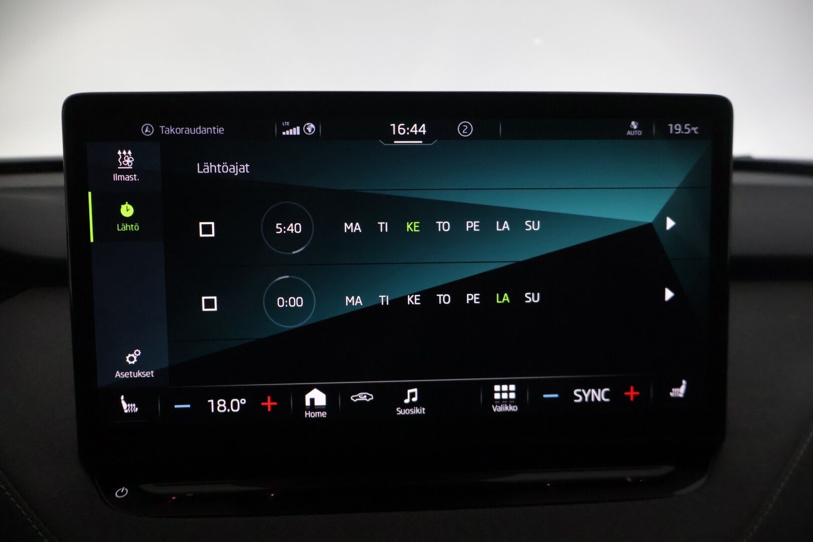 Skoda Enyaq 2021 80 iV 82kWh * Metalliväri / Peruutuskamera /  Crystal- Led * - Kahdet huippukuntoiset renkaat / 2x Vanteet / 2x Avain / Näyttävä isoakkuinen * - HULLUT AVAJAISHULINAT KORKOTARJOUS 3,29 %