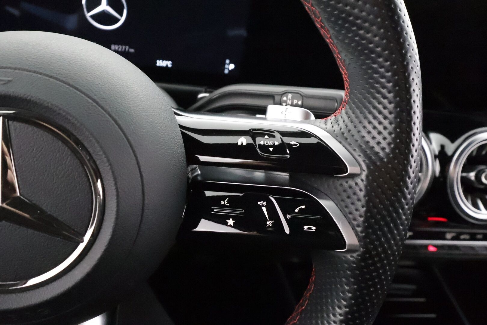 Mercedes-Benz EQB 2024 350 4MATIC AMG Line - | DIstronic Pro | Lisälämmitin | Koukku | P.Kamera | High Performance LED | Widescreen | Apple&Android | Suomi-auto | Kahdet Renkaat |