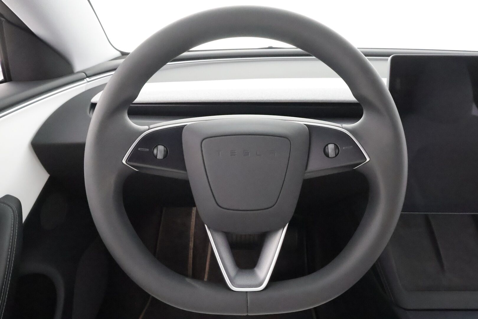 Tesla Model 3 2024 Long Range * Koukku / ILP / ACC / Lasikatto / Matrix-LED / P.Kamera / Ilmastoitu Muistipenkki / Premium Audio * - Suomi-auto / Kahdet renkaat aluvanteilla