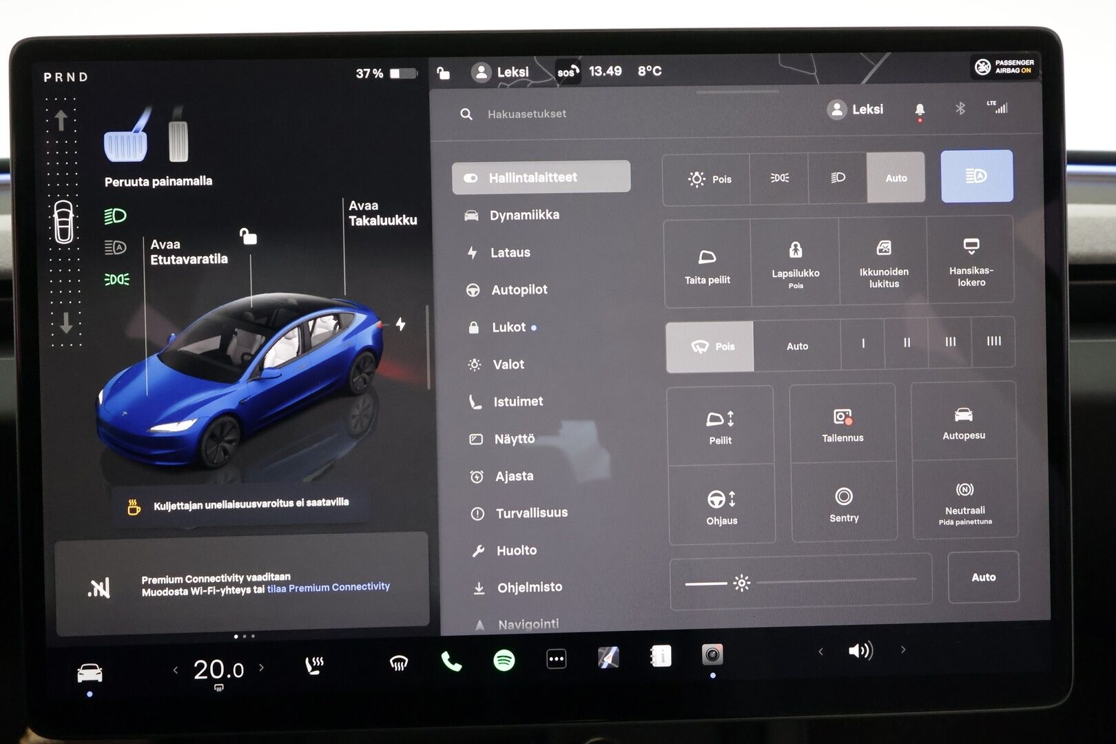 Tesla Model 3 2024 Long Range * Koukku / ILP / ACC / Lasikatto / Matrix-LED / P.Kamera / Ilmastoitu Muistipenkki / Premium Audio * - Suomi-auto / Kahdet renkaat aluvanteilla