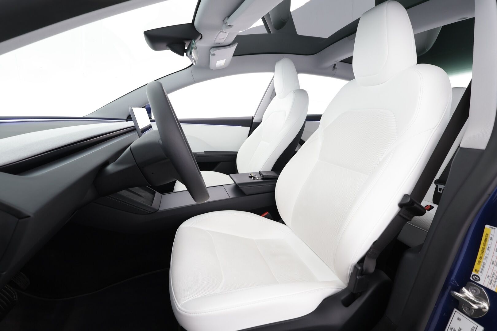 Tesla Model 3 2024 Long Range * Koukku / ILP / ACC / Lasikatto / Matrix-LED / P.Kamera / Ilmastoitu Muistipenkki / Premium Audio * - Suomi-auto / Kahdet renkaat aluvanteilla